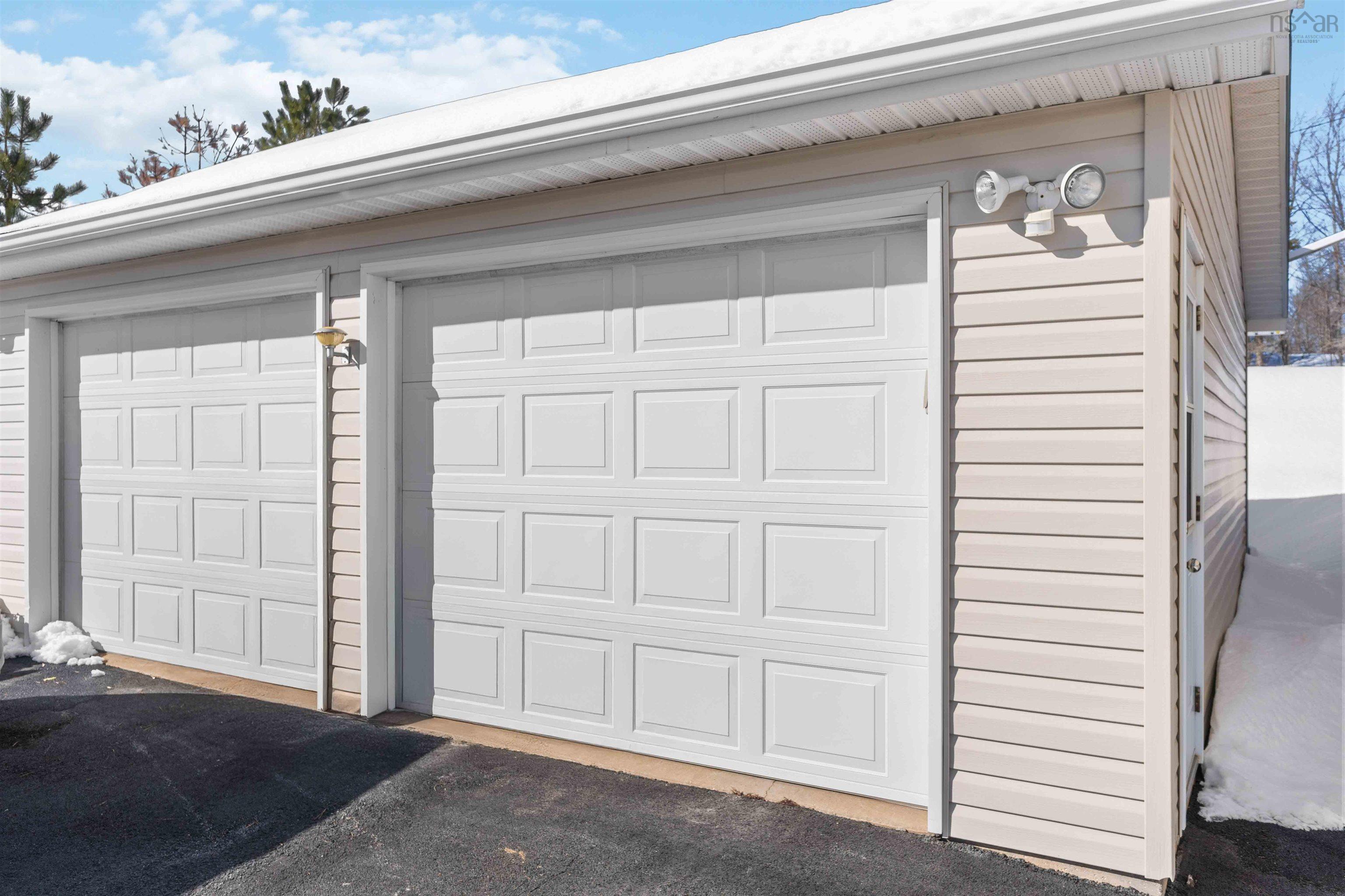 $499,900.00: 300 Falmouth Back Road, Falmouth