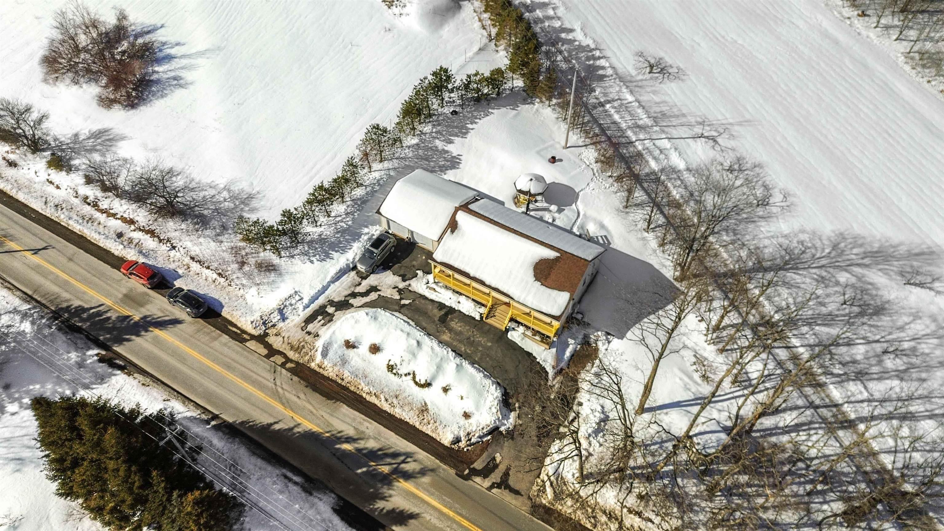 $499,900.00: 300 Falmouth Back Road, Falmouth