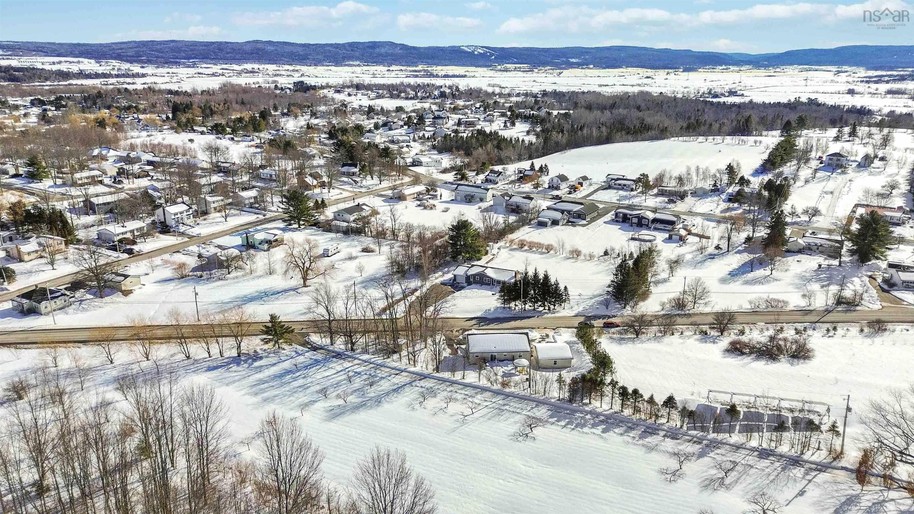 $499,900.00: 300 Falmouth Back Road, Falmouth