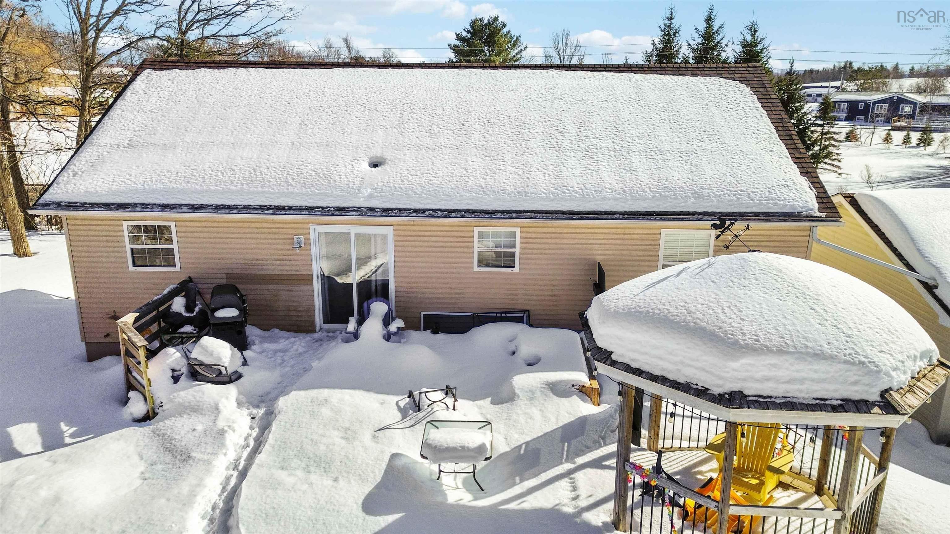 $499,900.00: 300 Falmouth Back Road, Falmouth