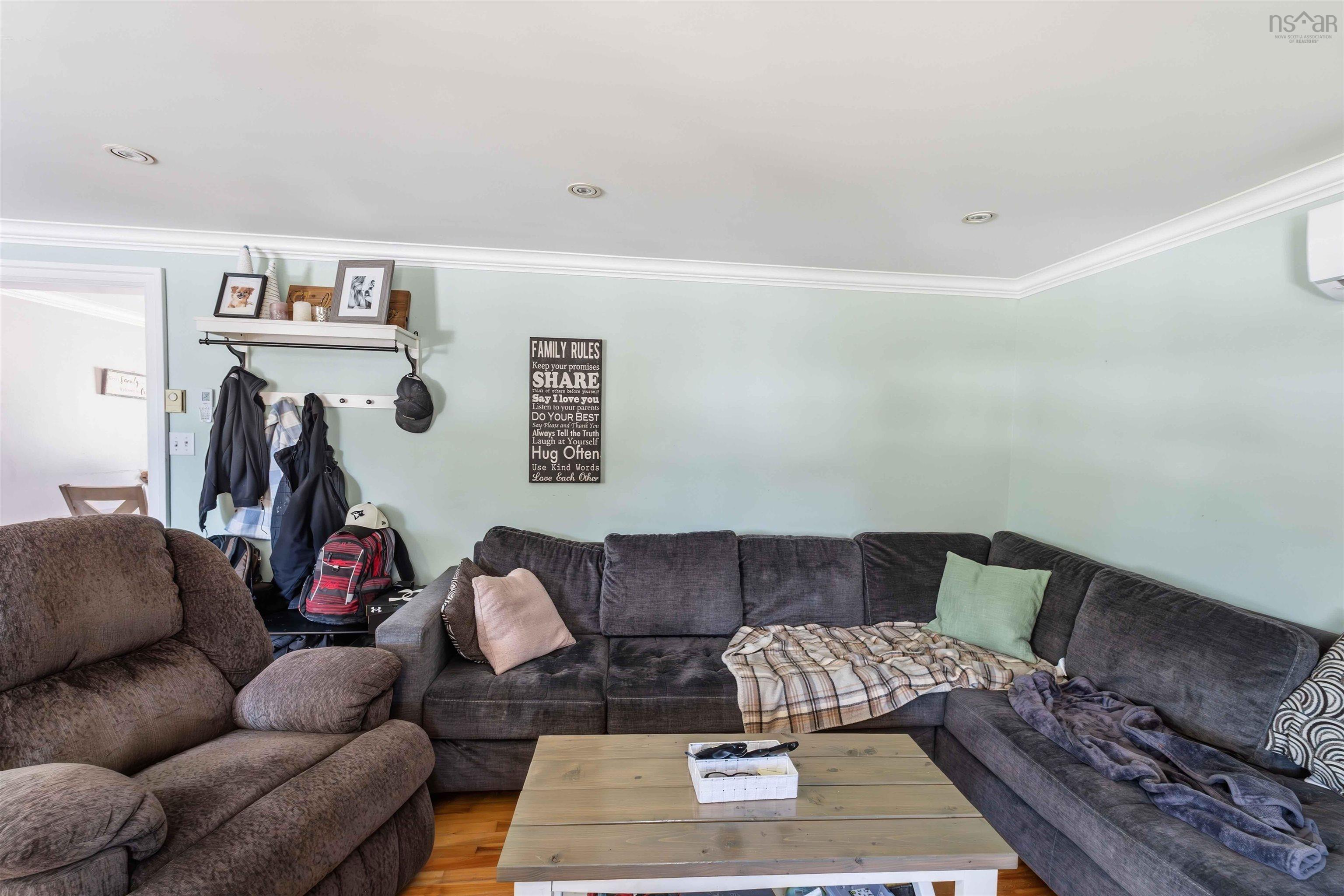 $499,900.00: 300 Falmouth Back Road, Falmouth