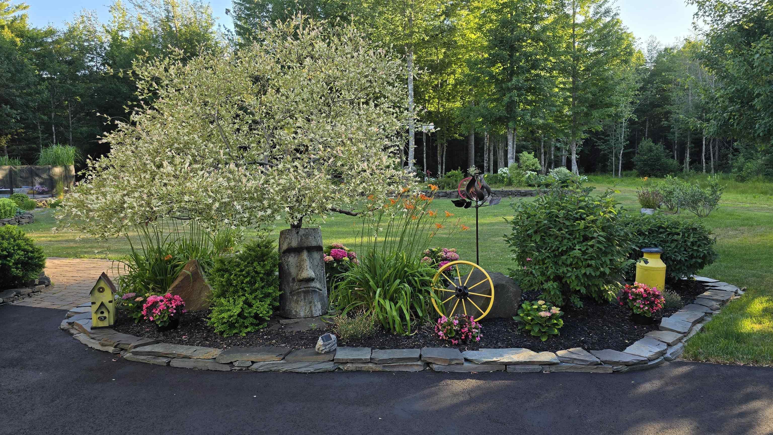 $995,000.00: 915 Bradley Street, Wilmot