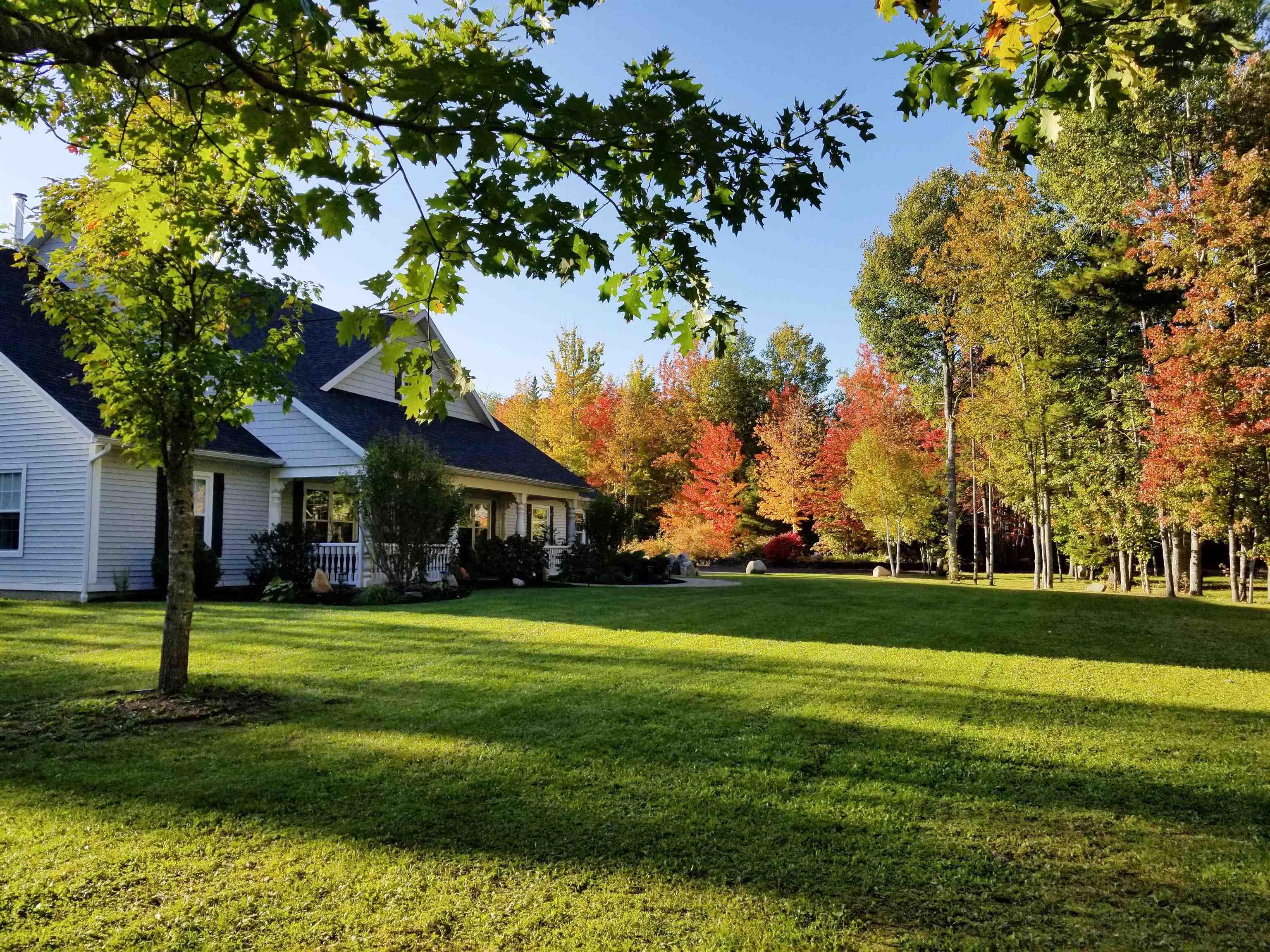 $995,000.00: 915 Bradley Street, Wilmot