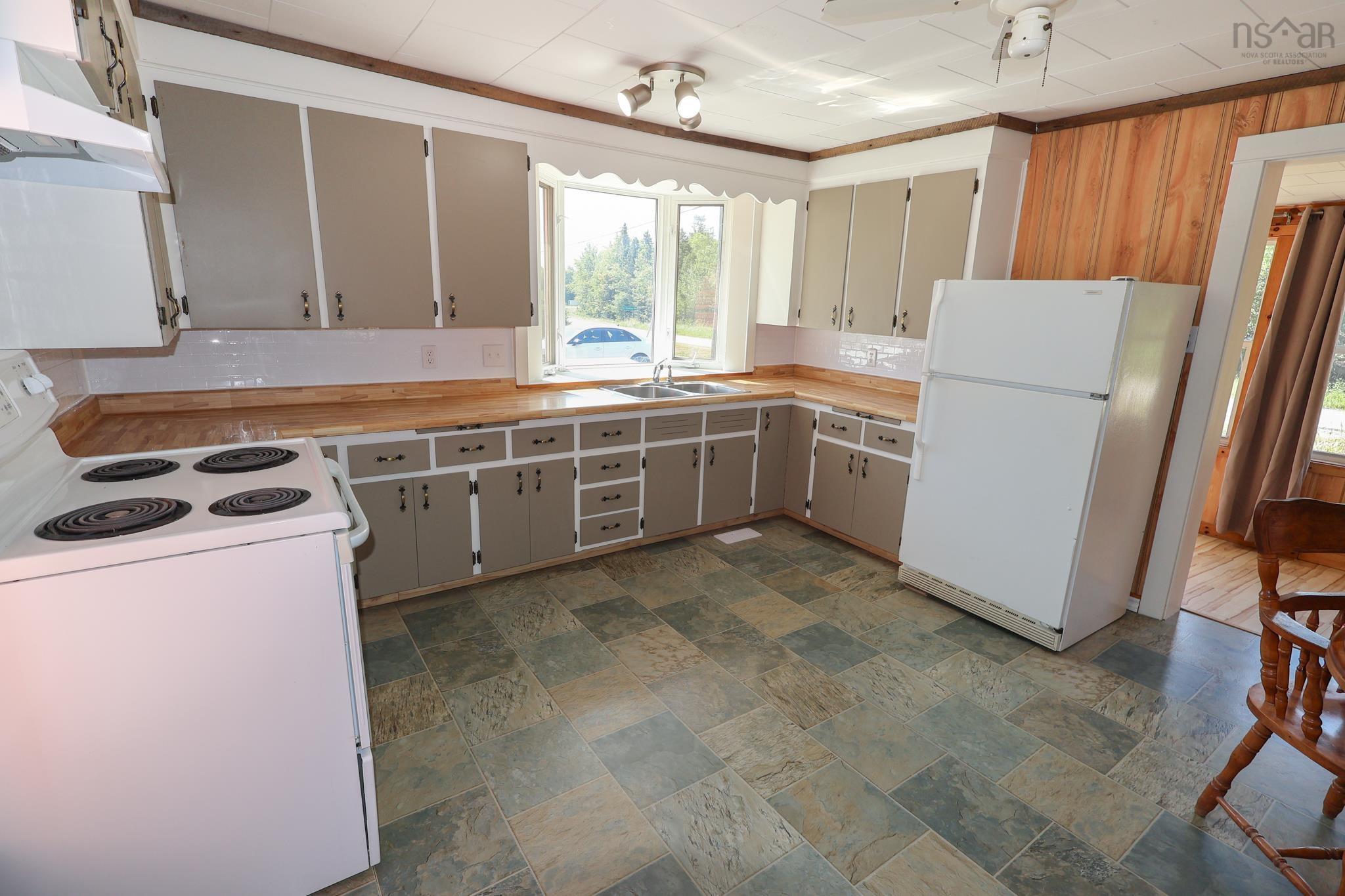 $279,900.00: 10524 Highway 8, Harmony Mills