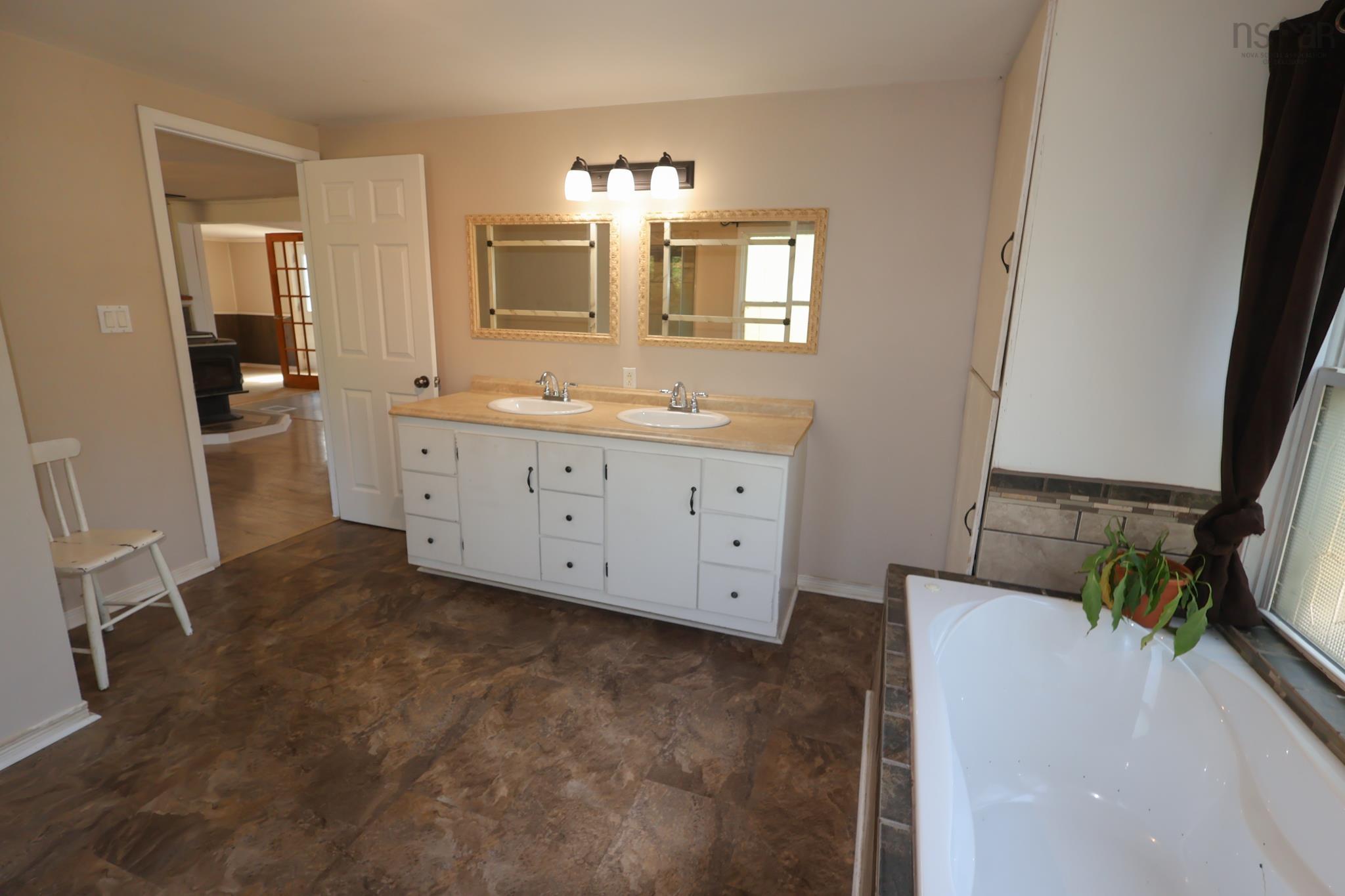 $279,900.00: 10524 Highway 8, Harmony Mills