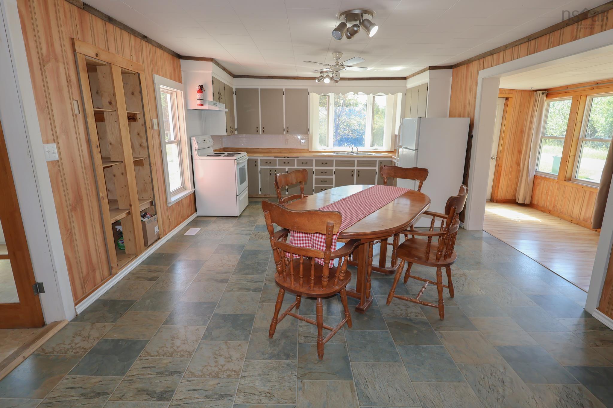 $279,900.00: 10524 Highway 8, Harmony Mills