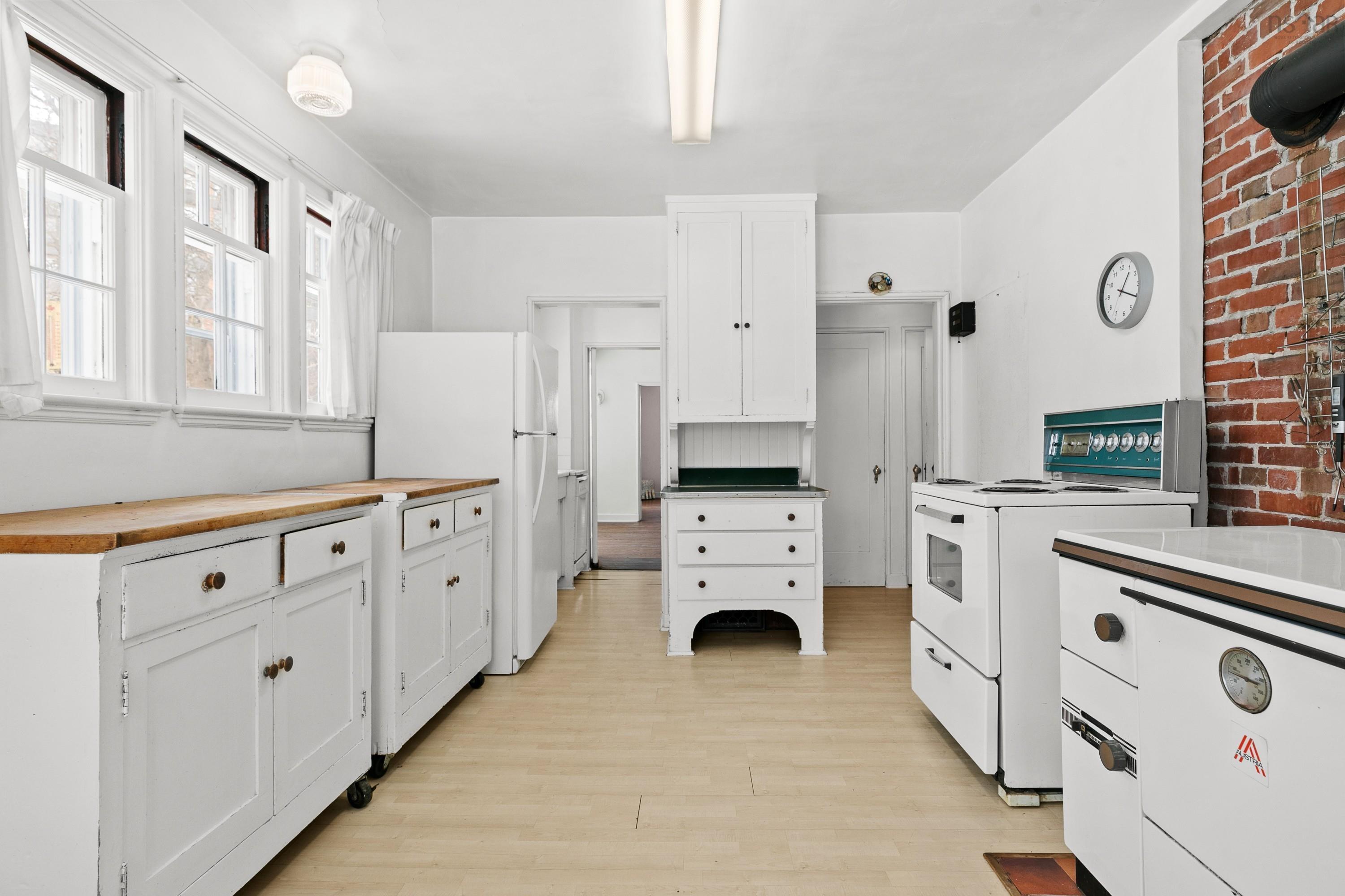 $2,499,900.00: 5661 Ogilvie Street, Halifax