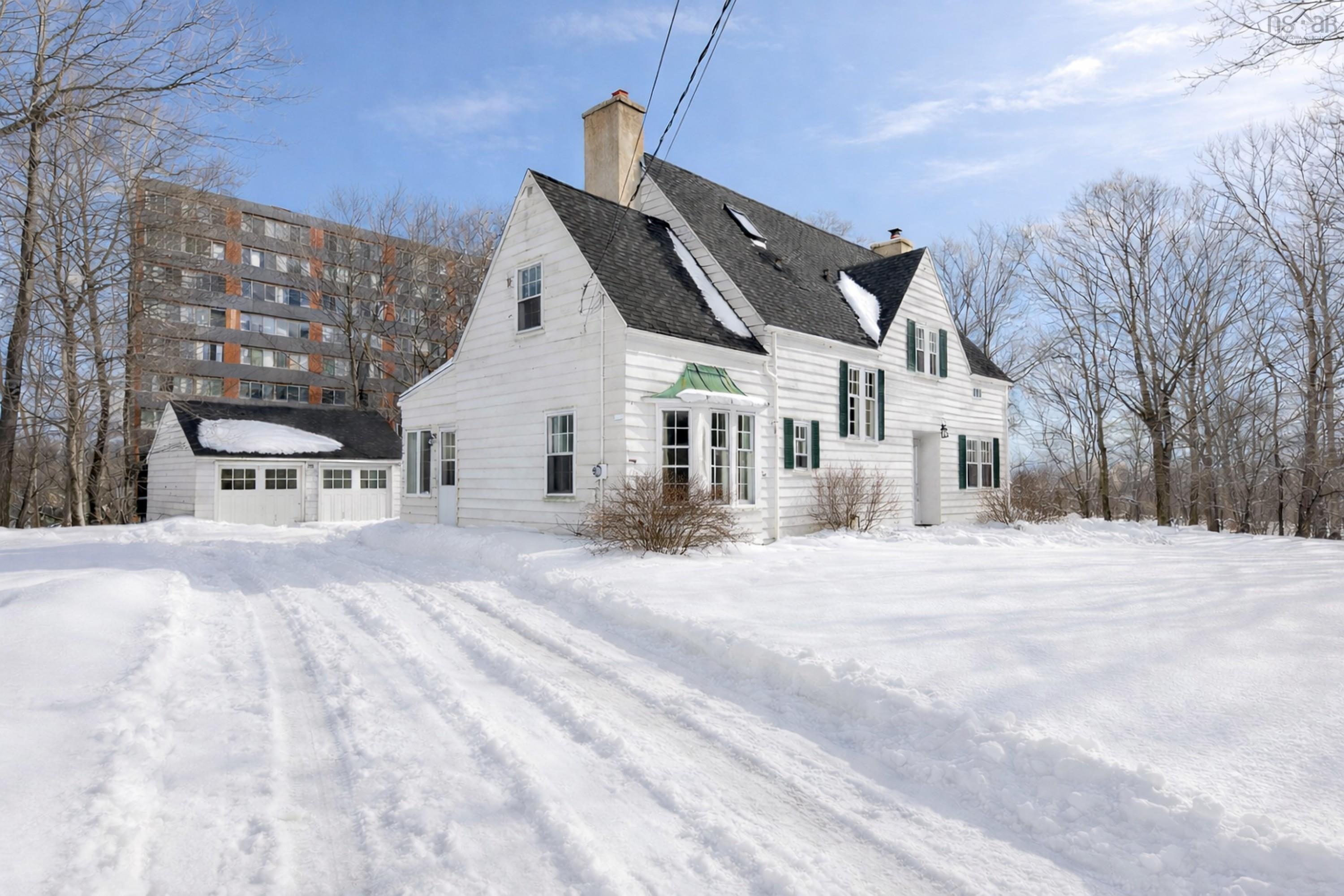 $2,499,900.00: 5661 Ogilvie Street, Halifax