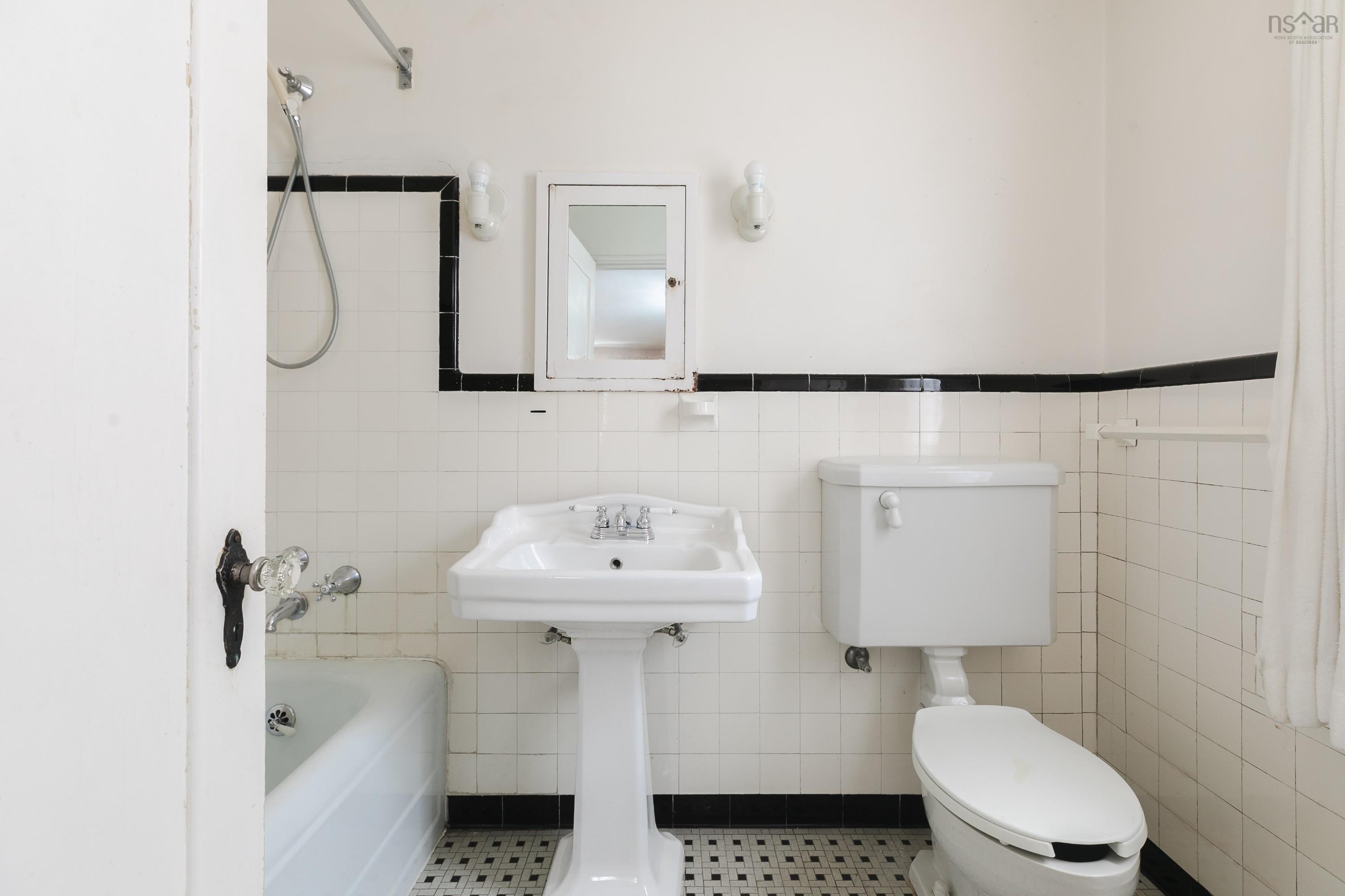 $2,499,900.00: 5661 Ogilvie Street, Halifax