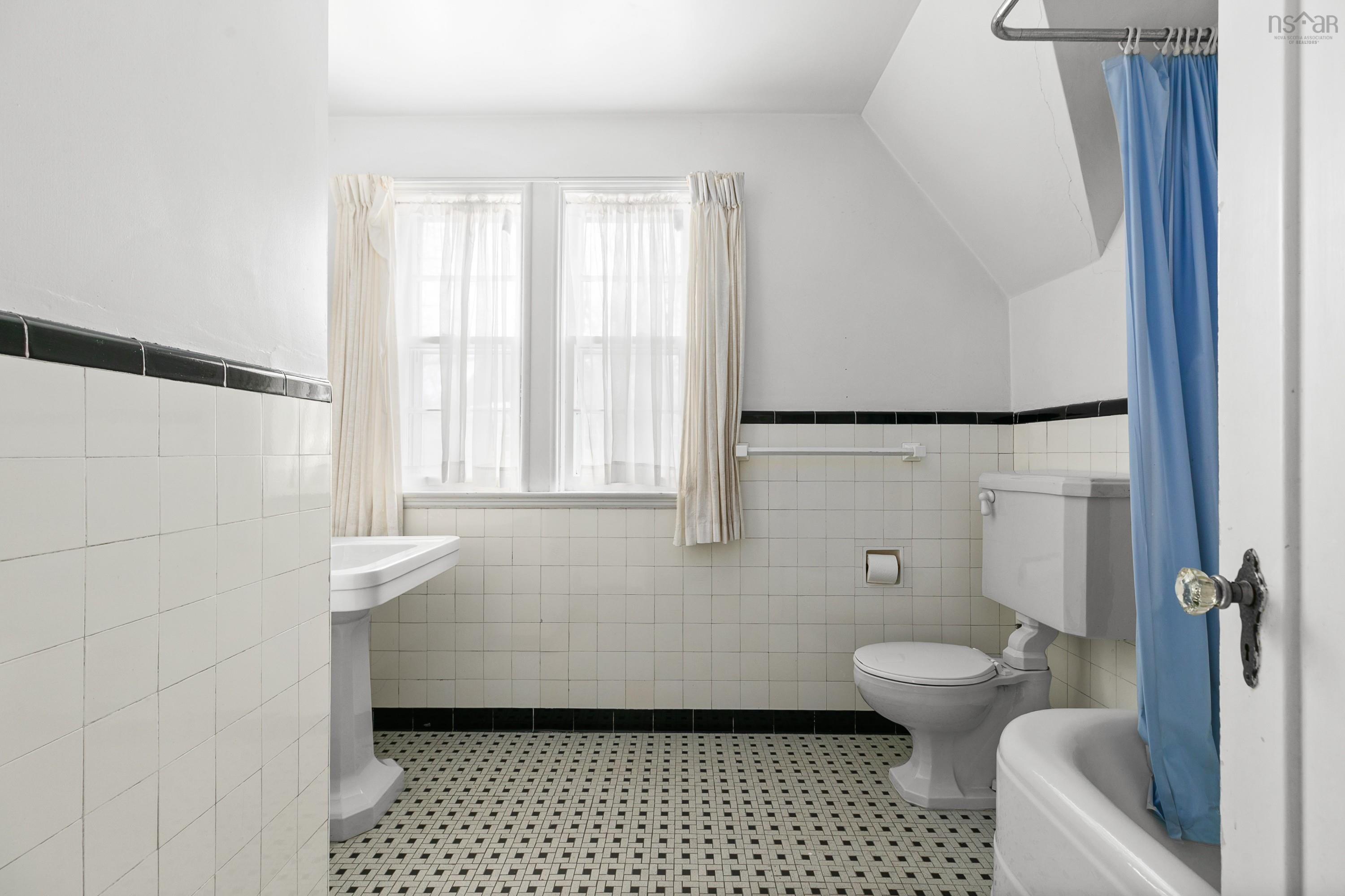 $2,499,900.00: 5661 Ogilvie Street, Halifax