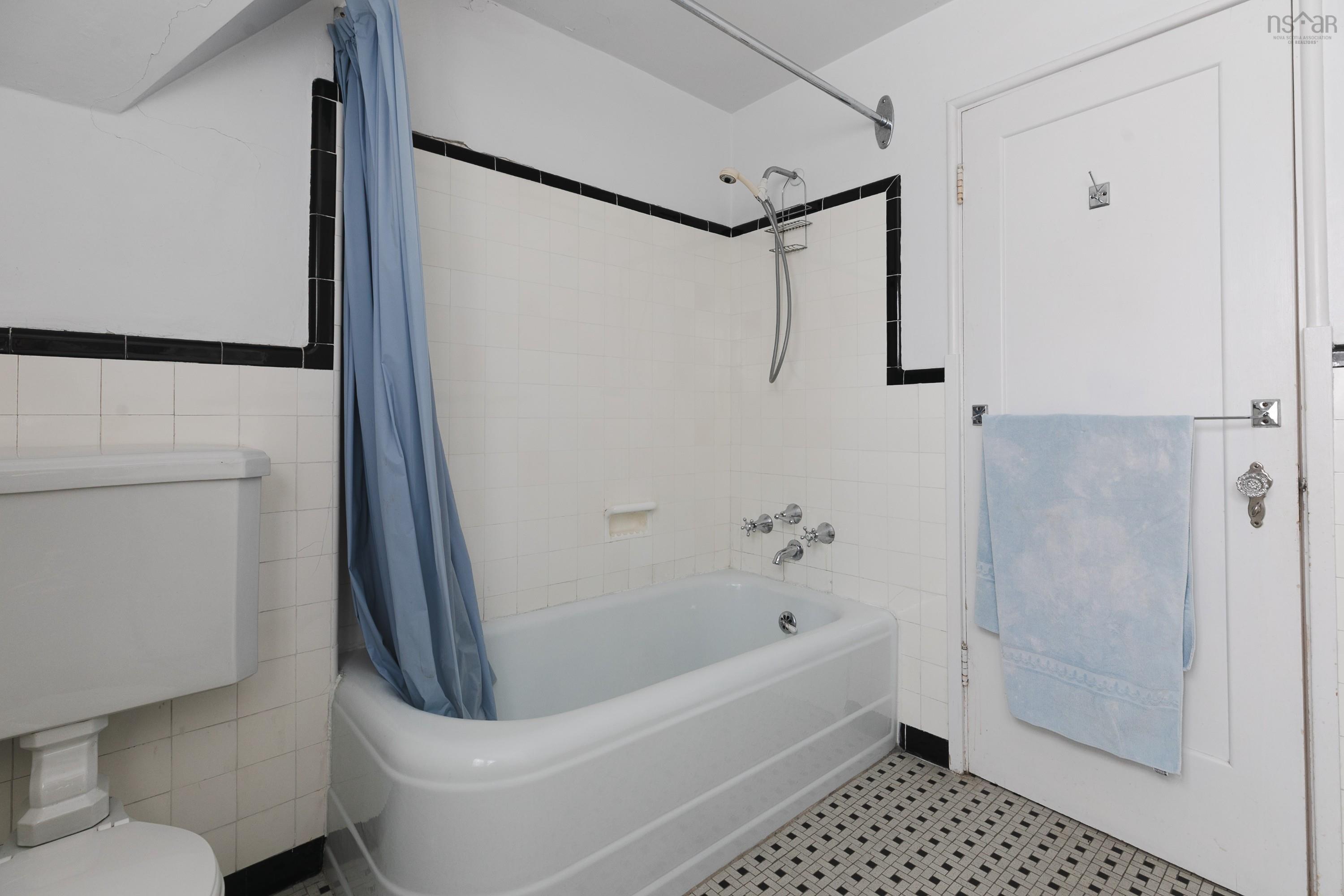 $2,499,900.00: 5661 Ogilvie Street, Halifax