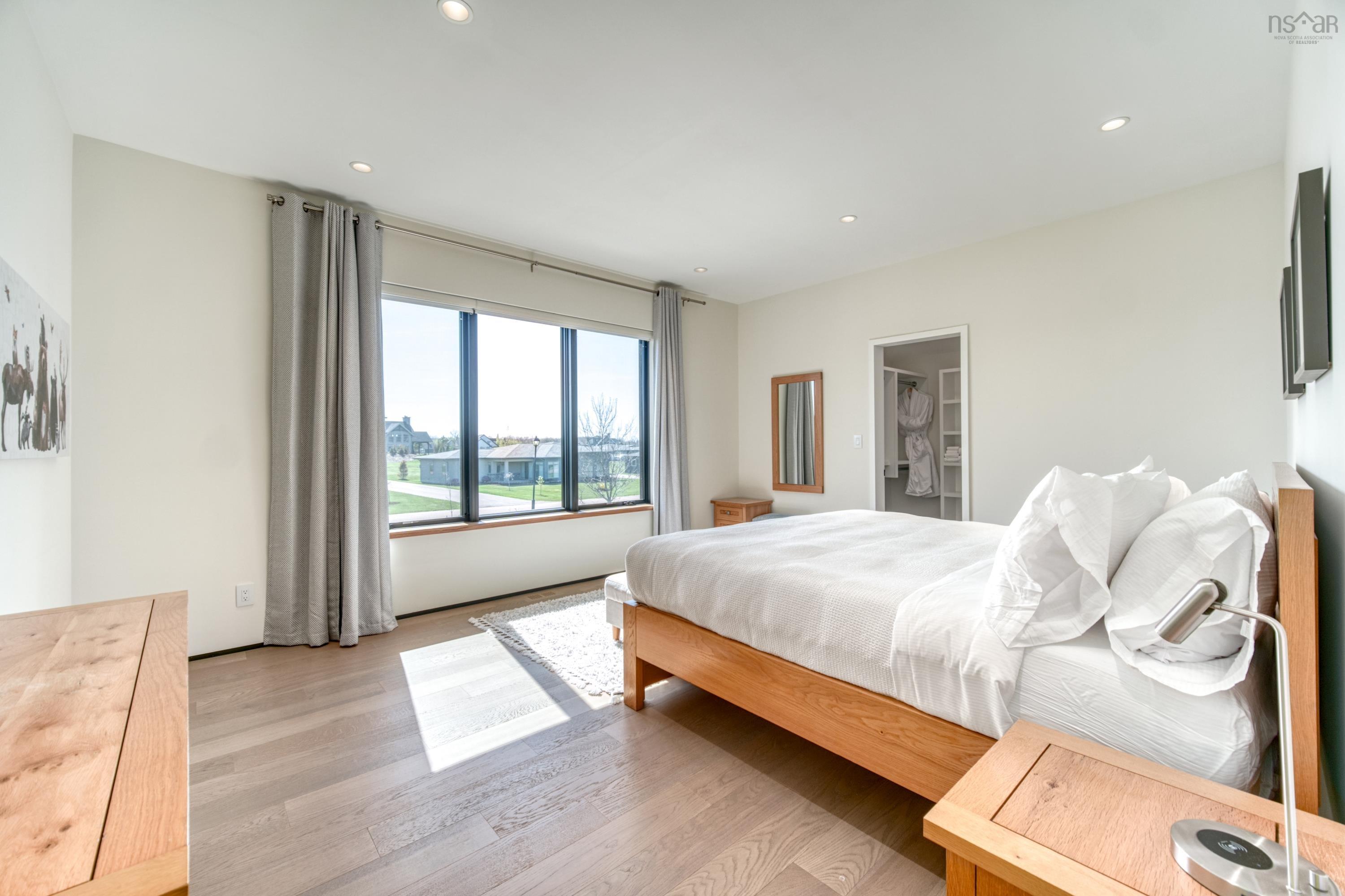 $2,649,000.00: 200 Harbourside, Fox Harbour