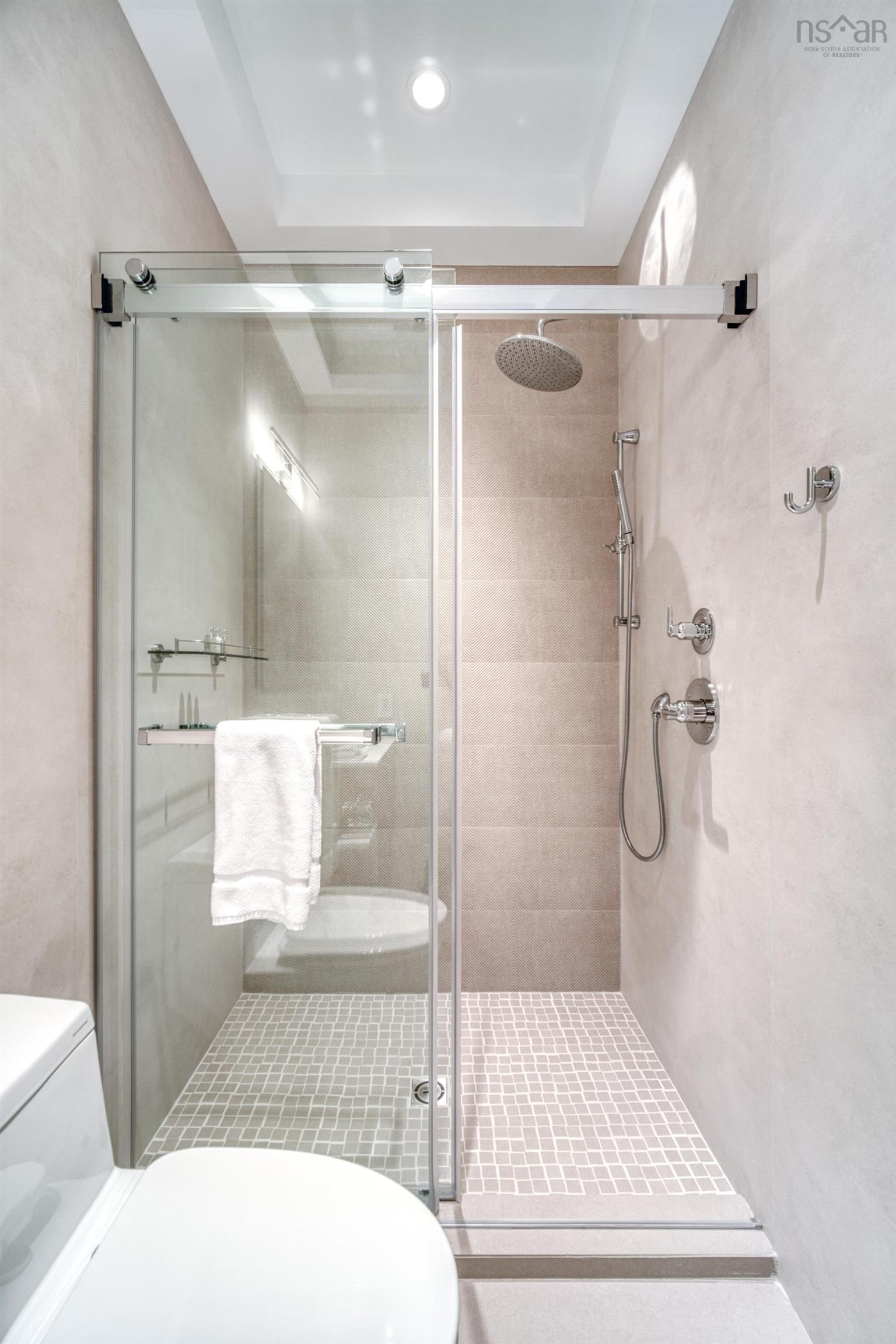 $2,649,000.00: 200 Harbourside, Fox Harbour