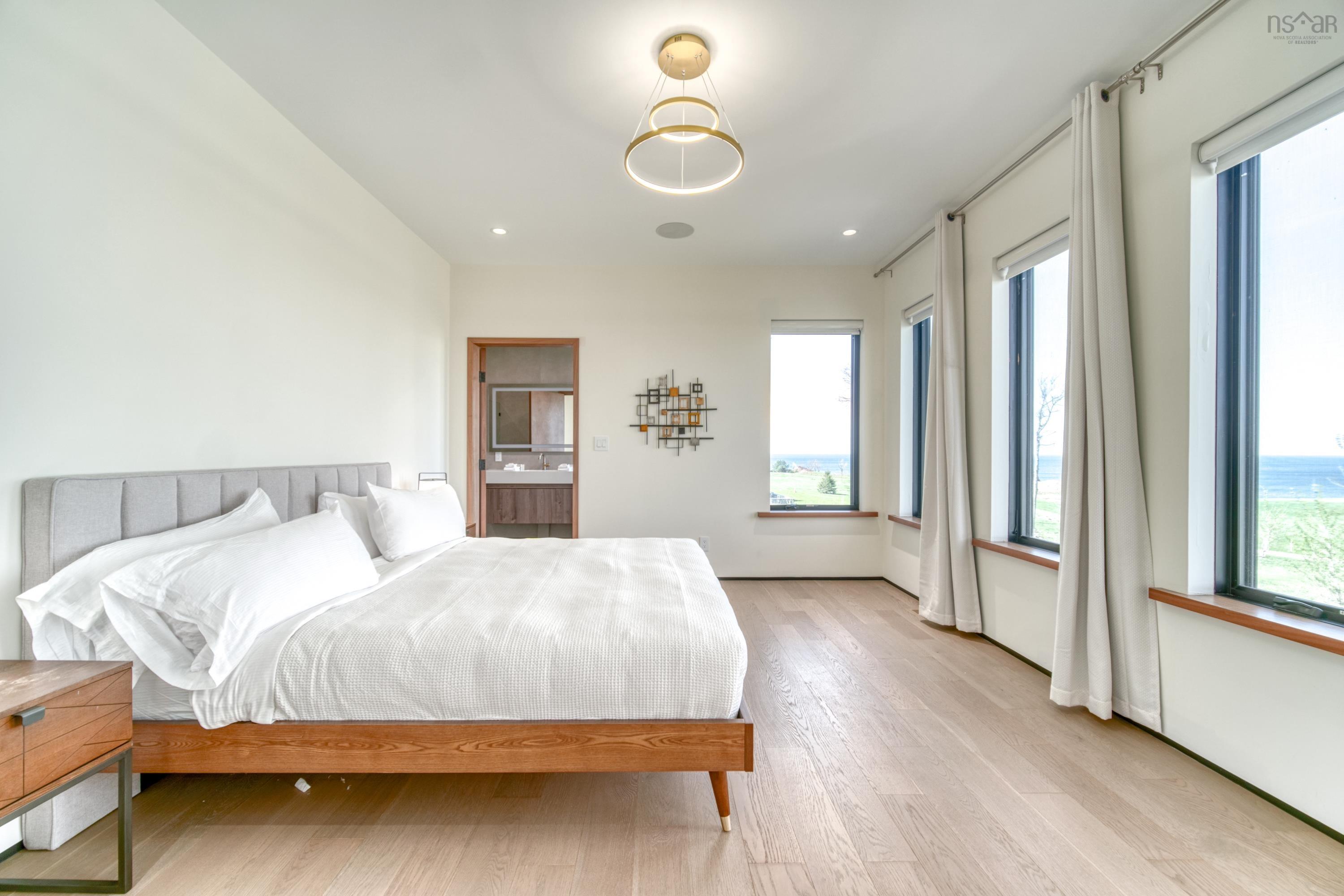 $2,649,000.00: 200 Harbourside, Fox Harbour