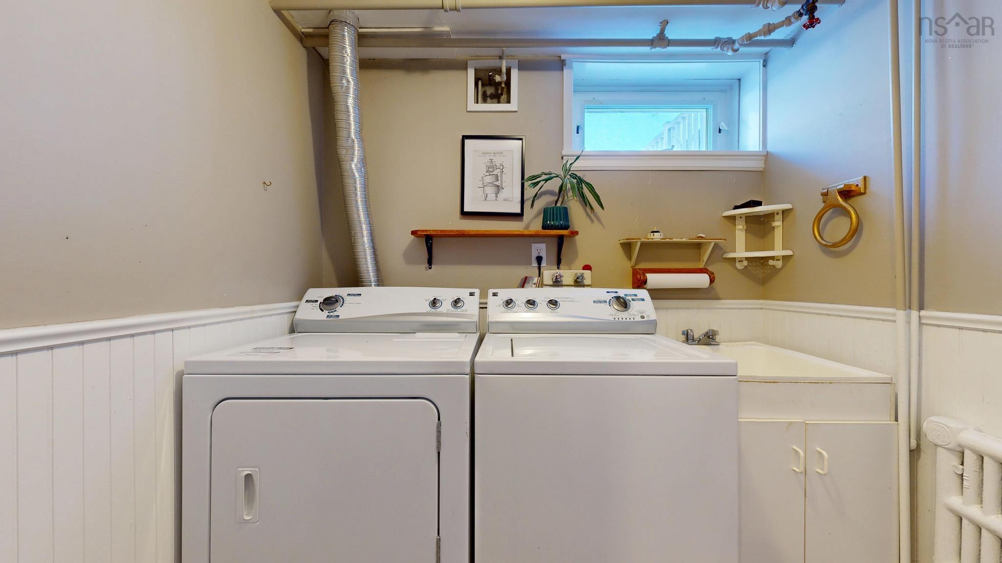 $499,500.00: 168 Broad Street, Lunenburg