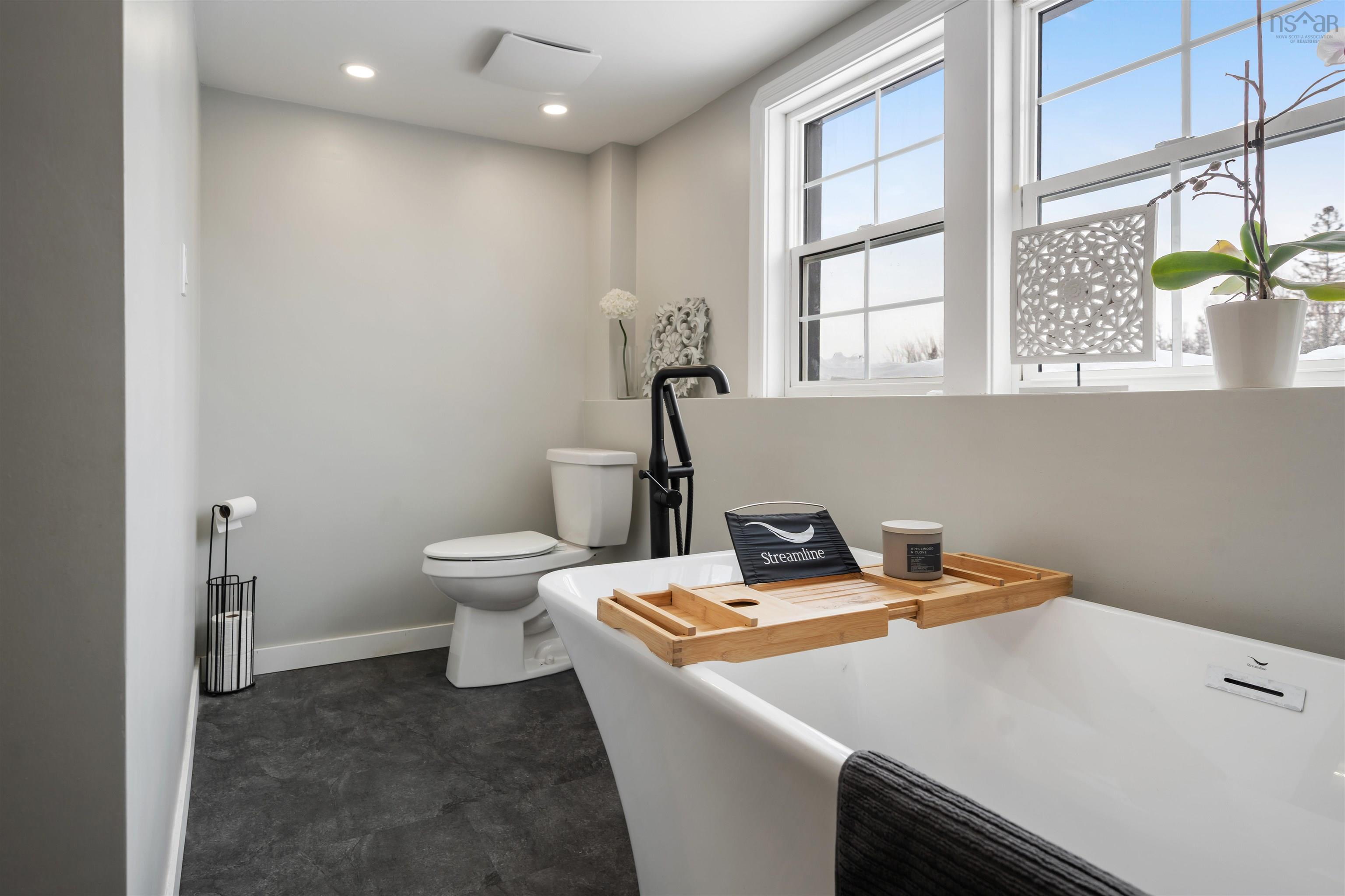 $639,900.00: 1353 Hastings Road, Warren