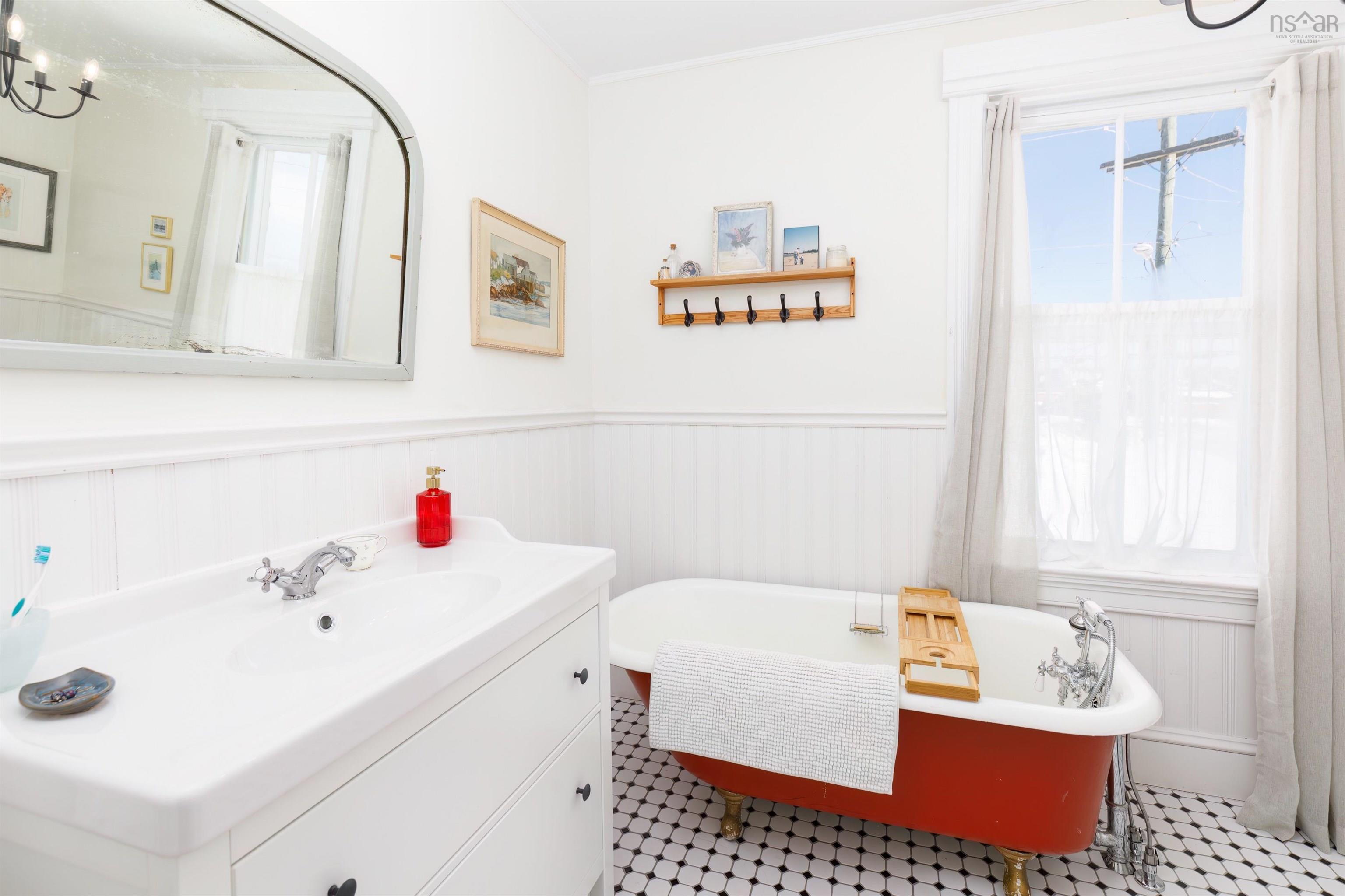 $589,000.00: 90 Tannery Road, Lunenburg