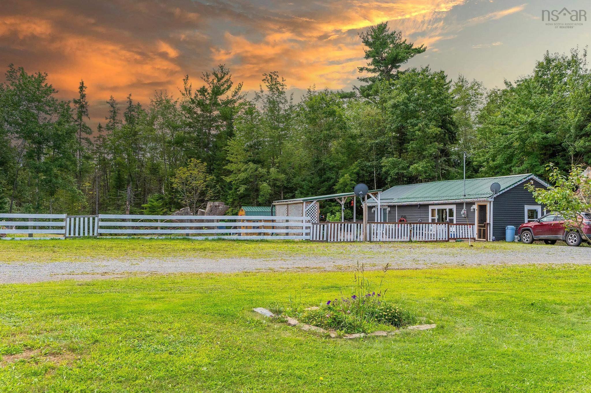 $284,900.00: 377 Cloverdale Road, Birch Hill