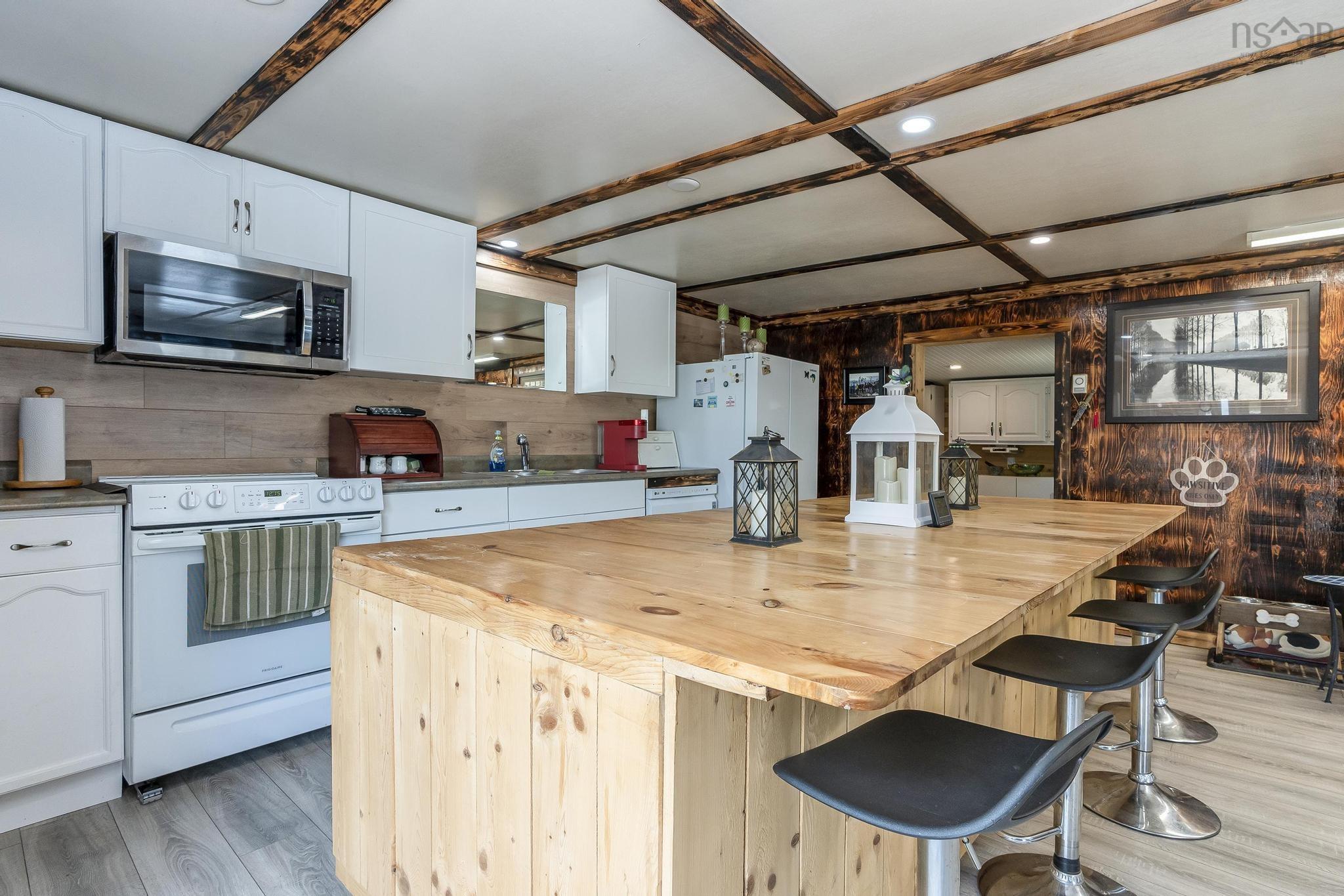 $284,900.00: 377 Cloverdale Road, Birch Hill