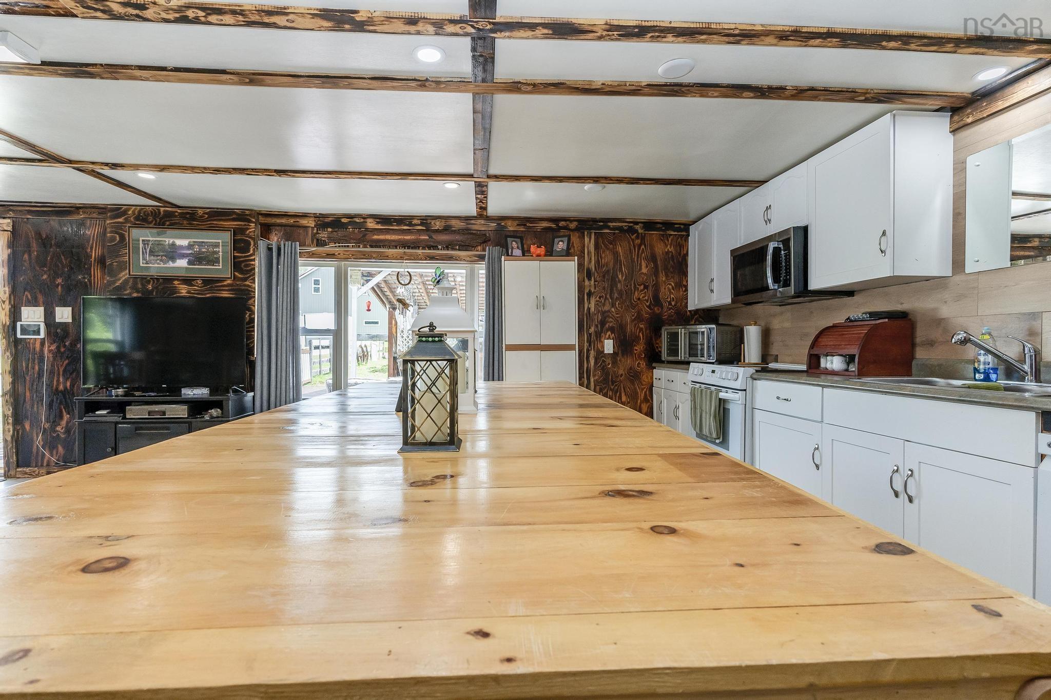 $284,900.00: 377 Cloverdale Road, Birch Hill