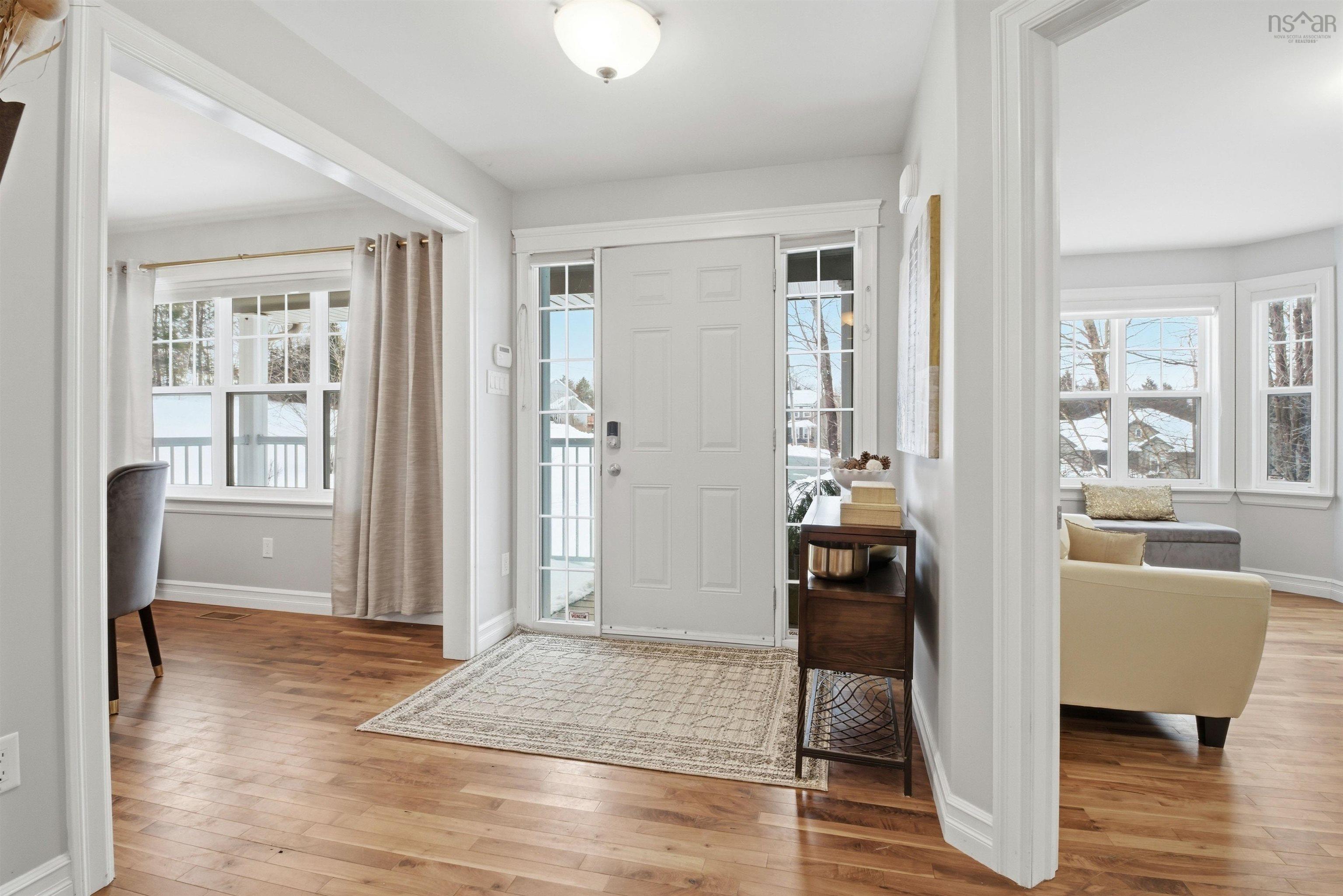 $969,800.00: 51 Vickilynn Lane, Windsor Junction