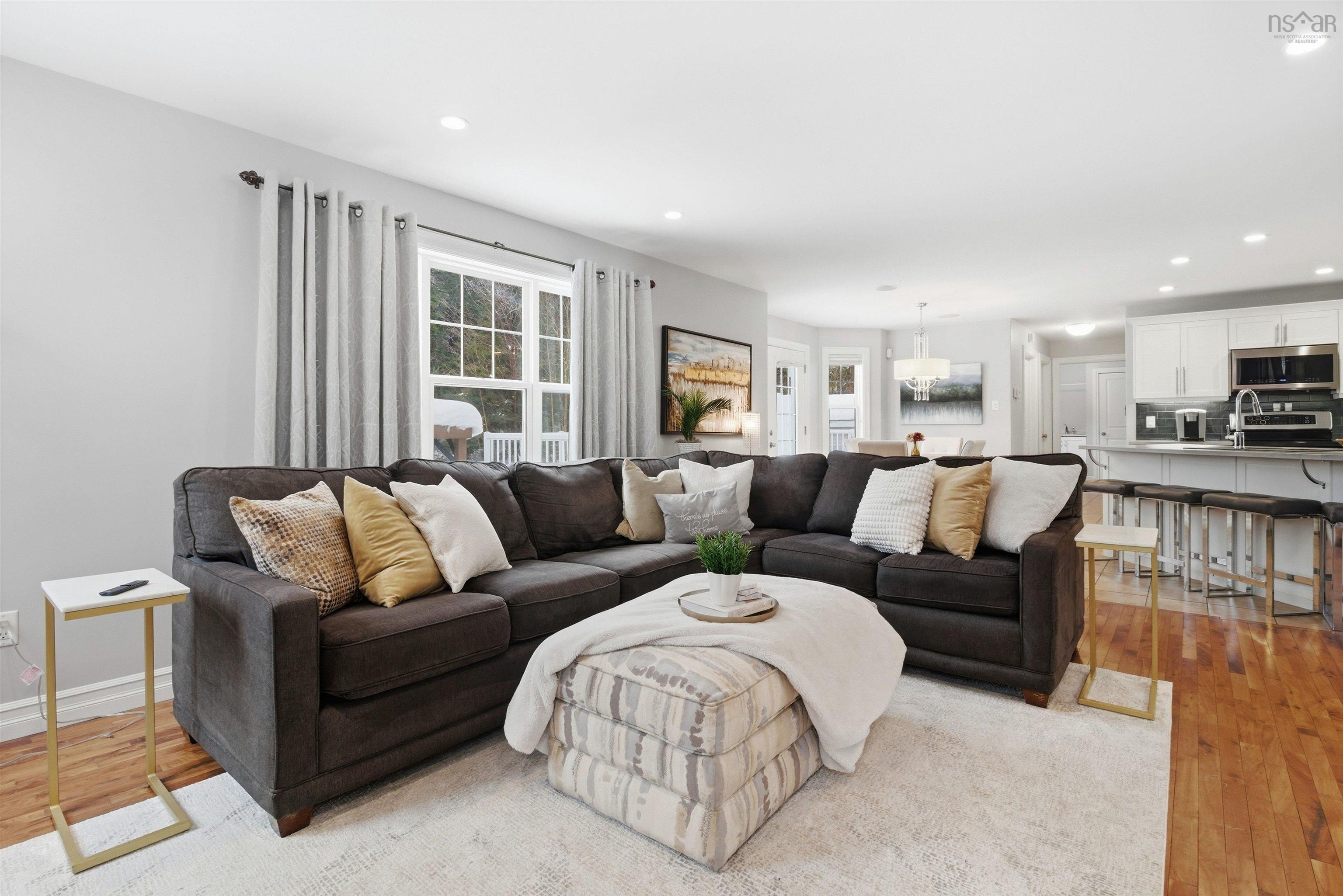 $969,800.00: 51 Vickilynn Lane, Windsor Junction