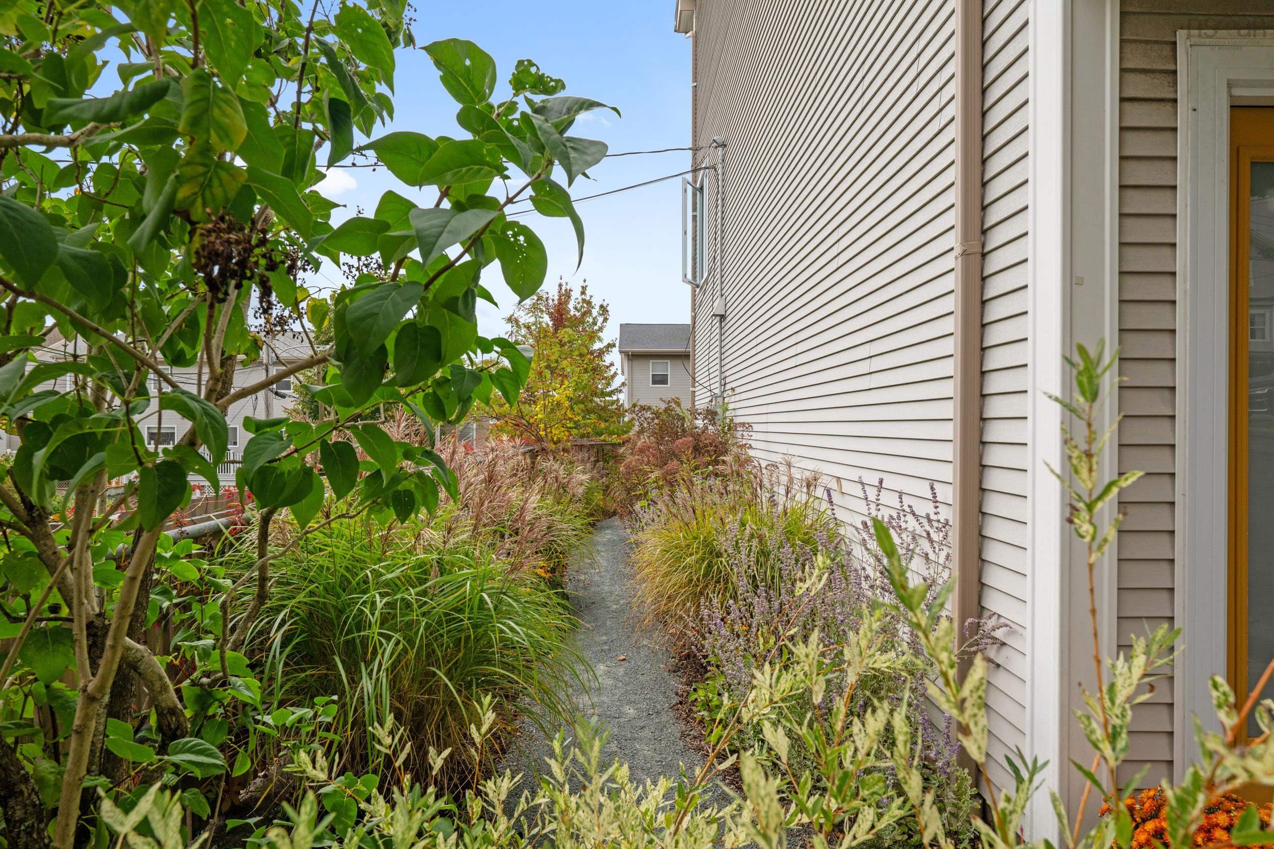 $649,900.00: 3855 Rockhead Court, Halifax