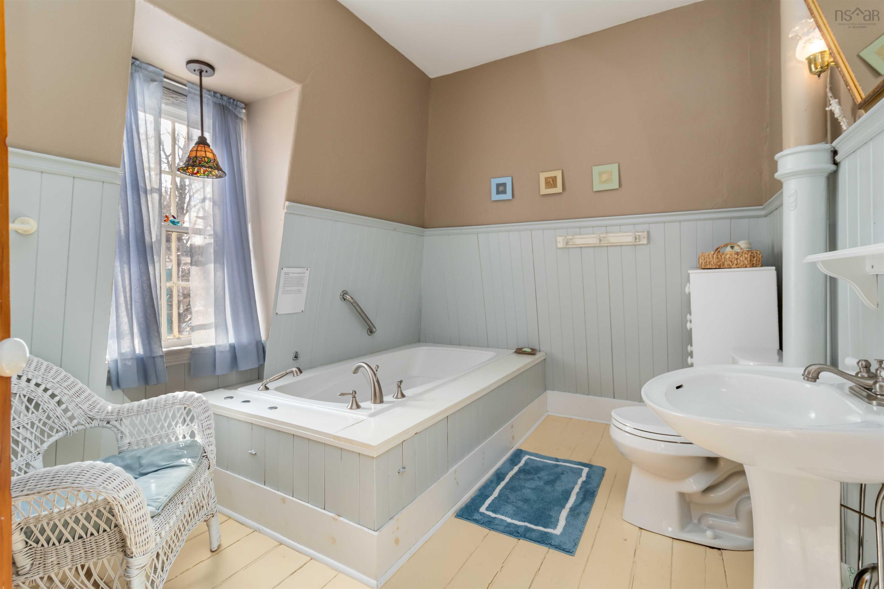 $695,000.00: 66 Tannery Road, Lunenburg