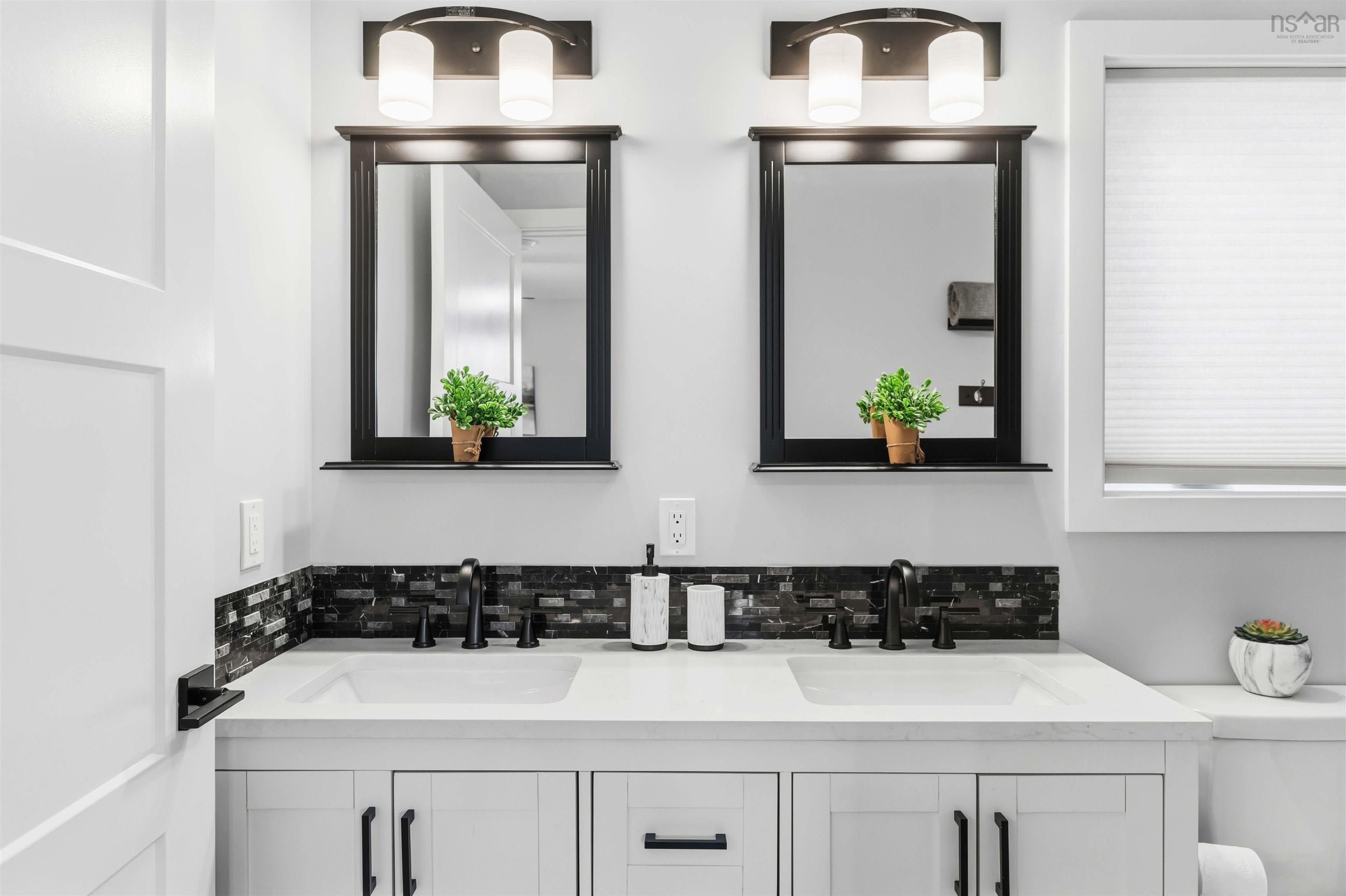 $399,900.00: 326 Nichols Avenue, North Kentville