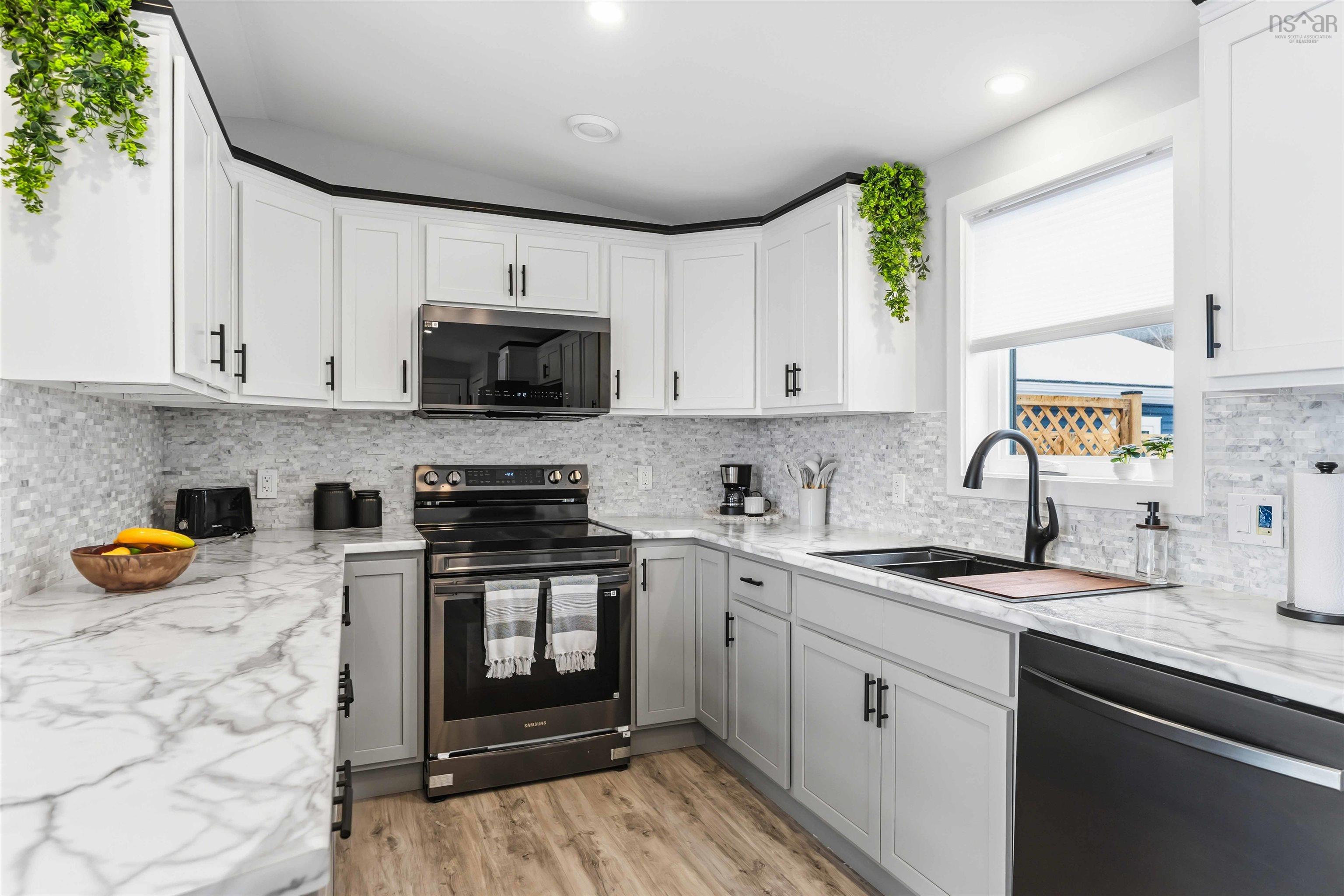 $399,900.00: 326 Nichols Avenue, North Kentville