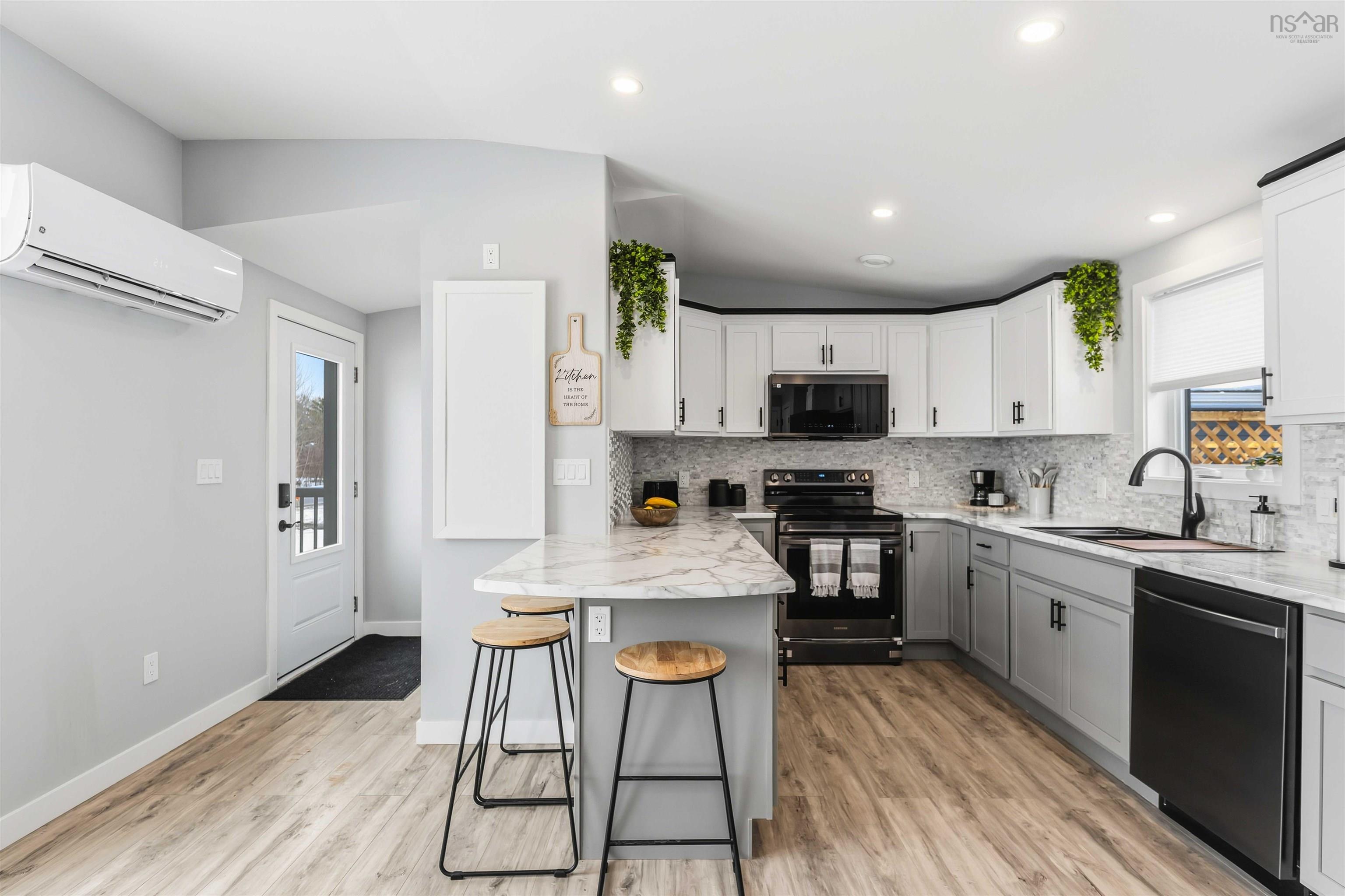 $399,900.00: 326 Nichols Avenue, North Kentville