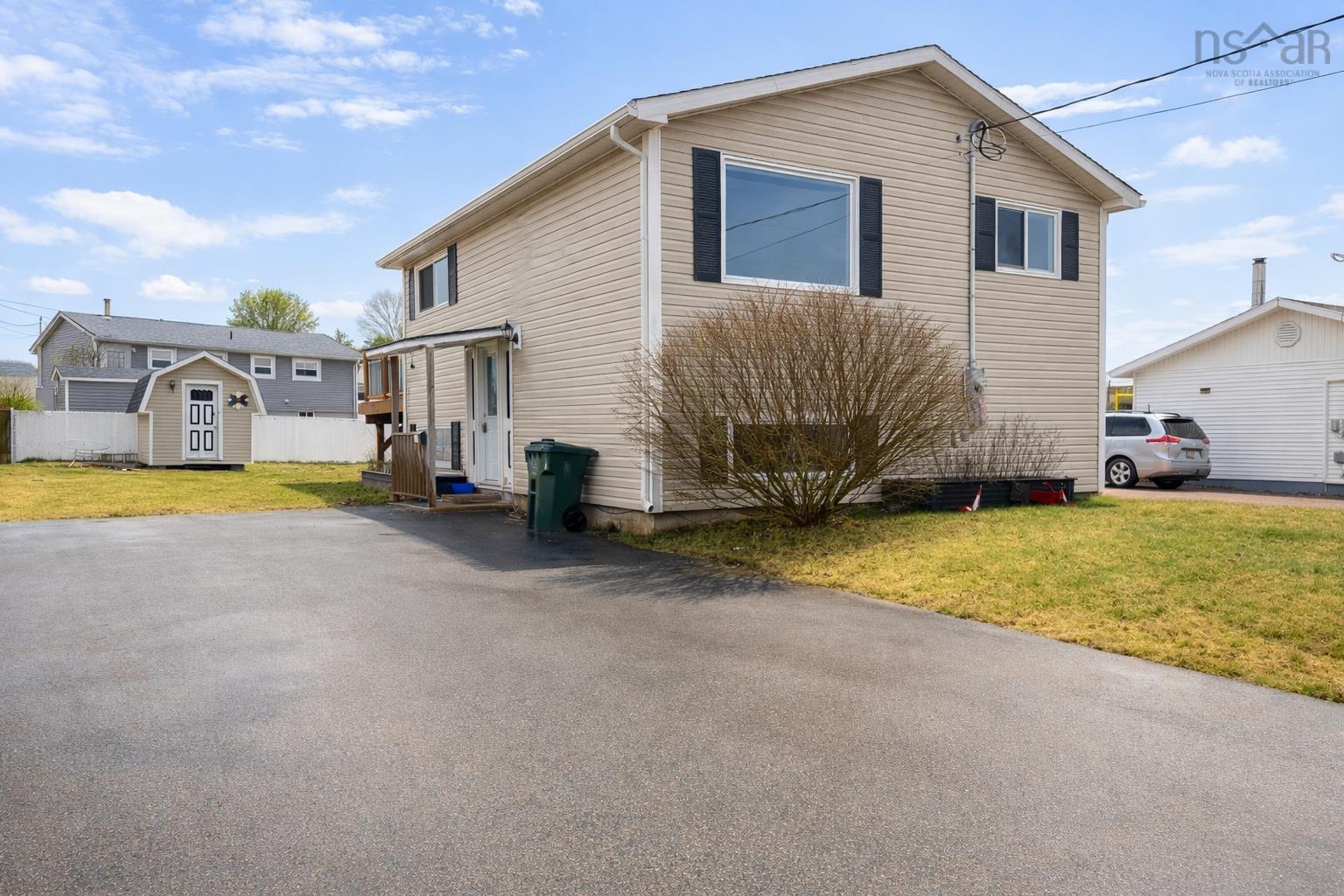 20 Dickey Street, Amherst, NS (MLS® 202603753)