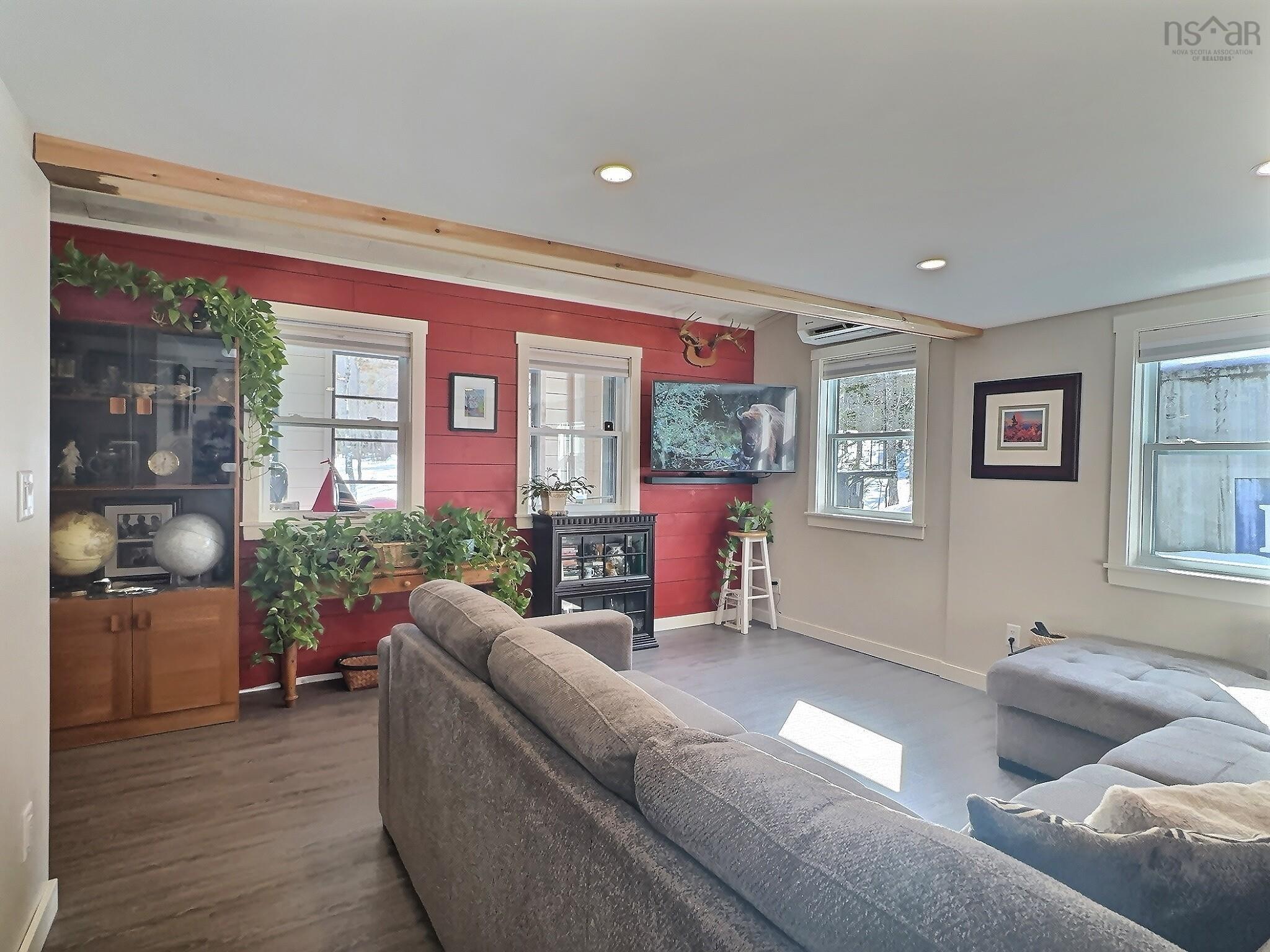 $435,000.00: 556 Valley Road, Westchester Station