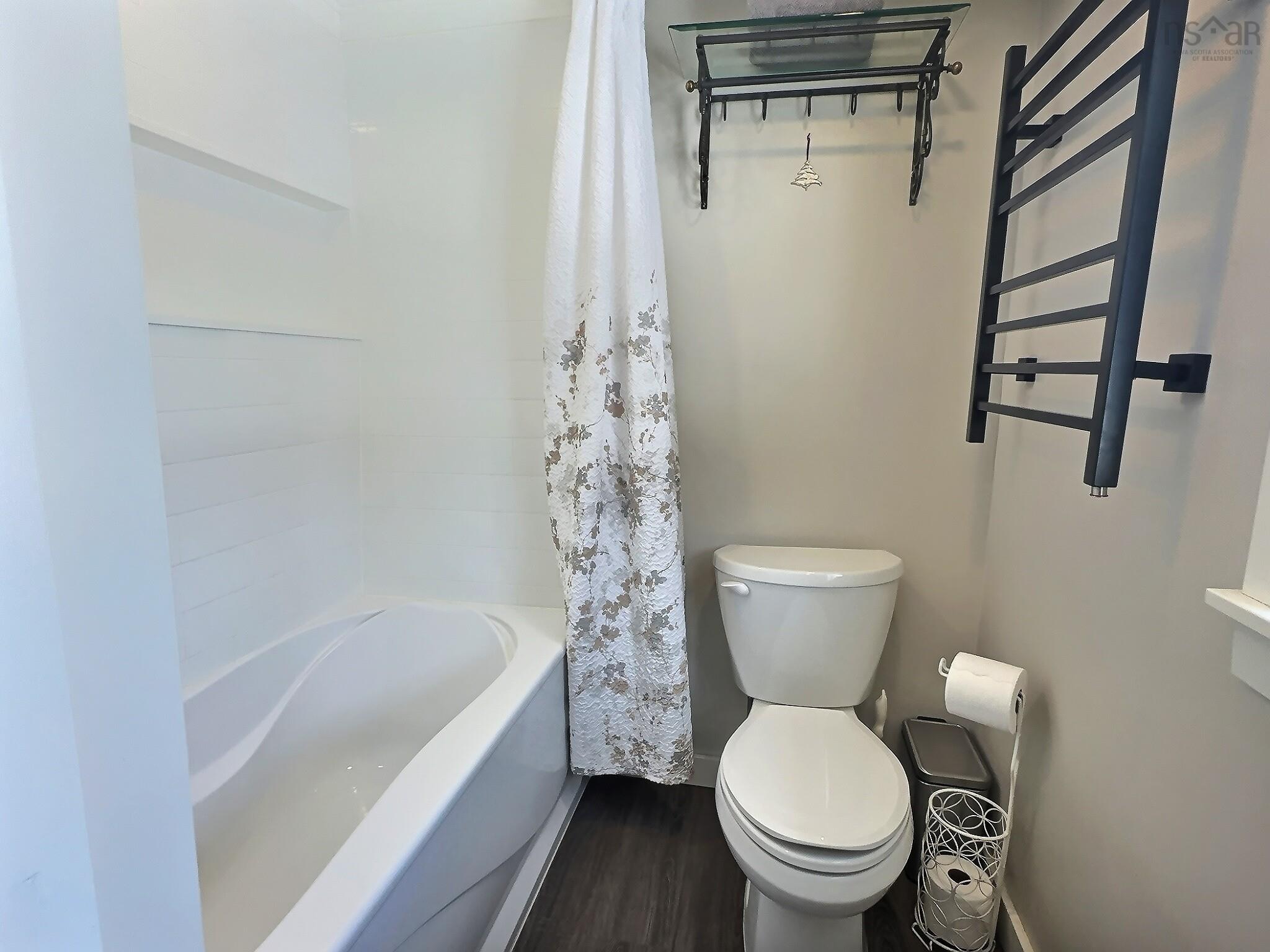 $435,000.00: 556 Valley Road, Westchester Station