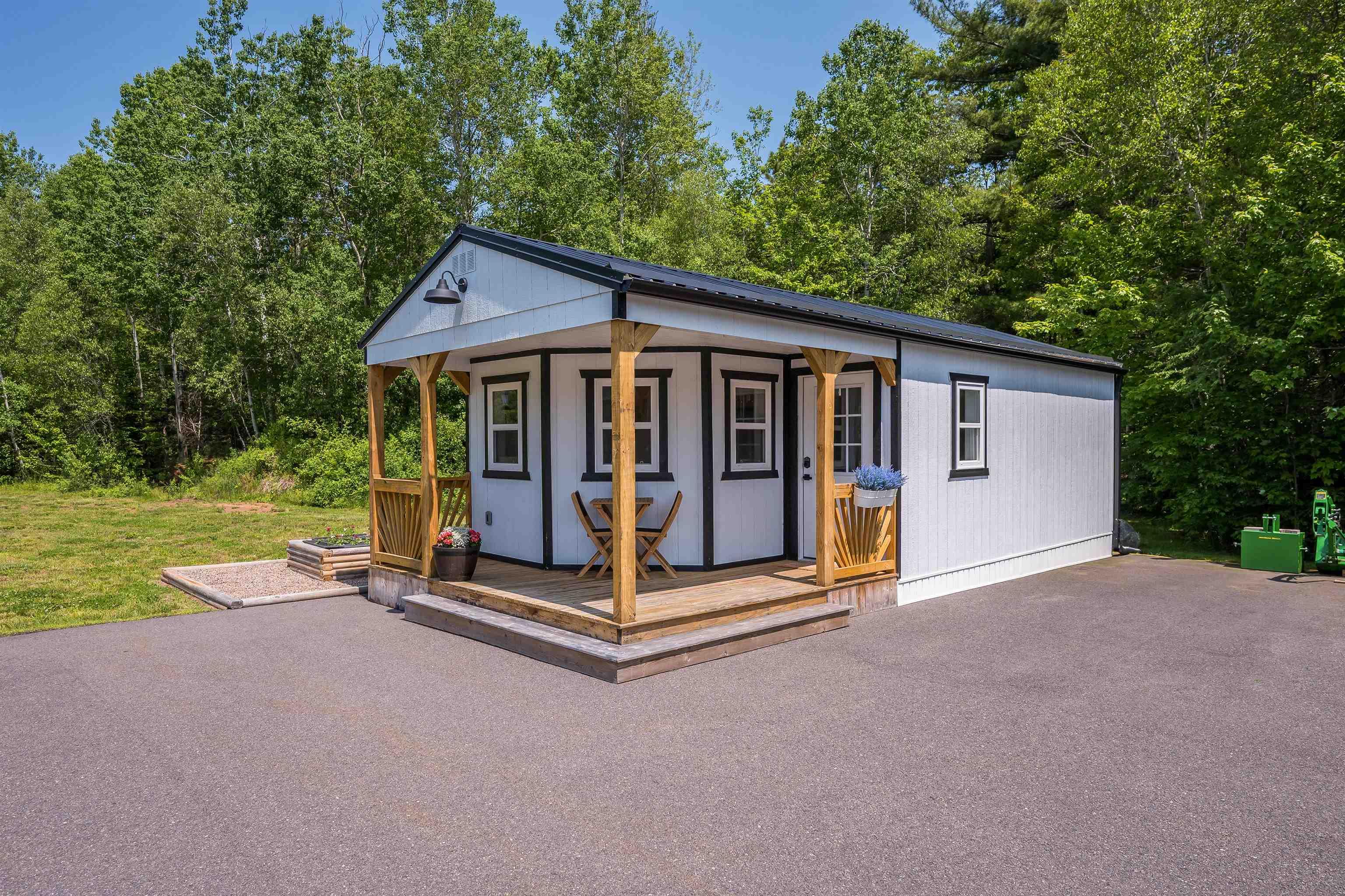$1,050,000.00: 13697 Highway 1, Wilmot