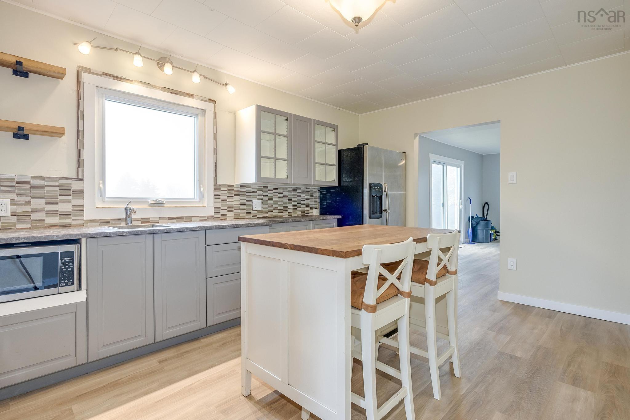 $330,000.00: 2510 West Ship Harbour Crossroads, Owls Head