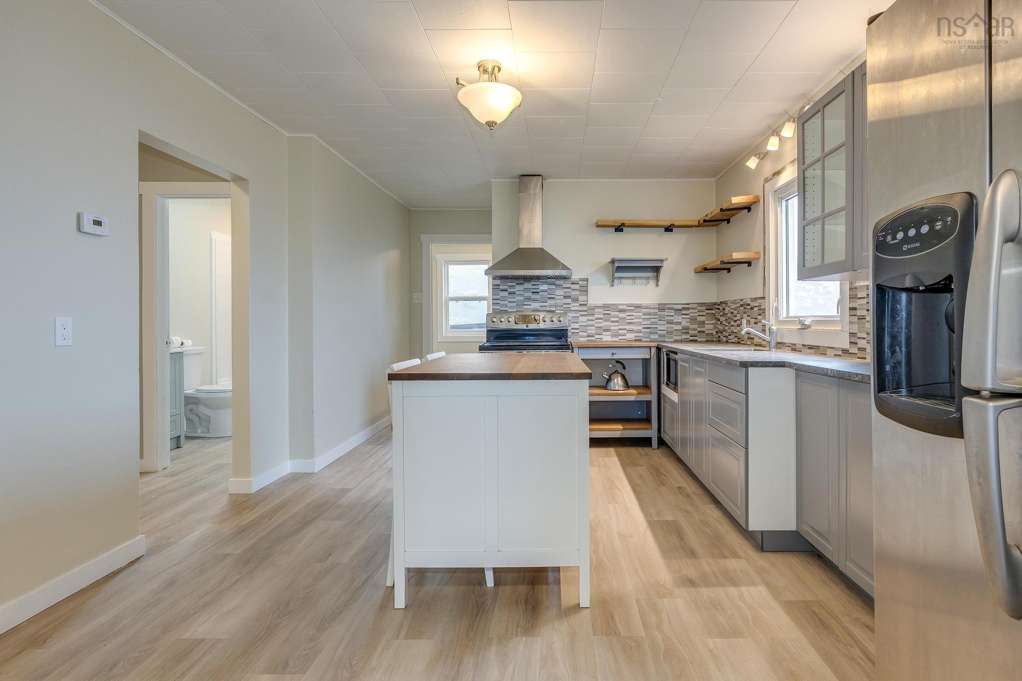 $330,000.00: 2510 West Ship Harbour Crossroads, Owls Head