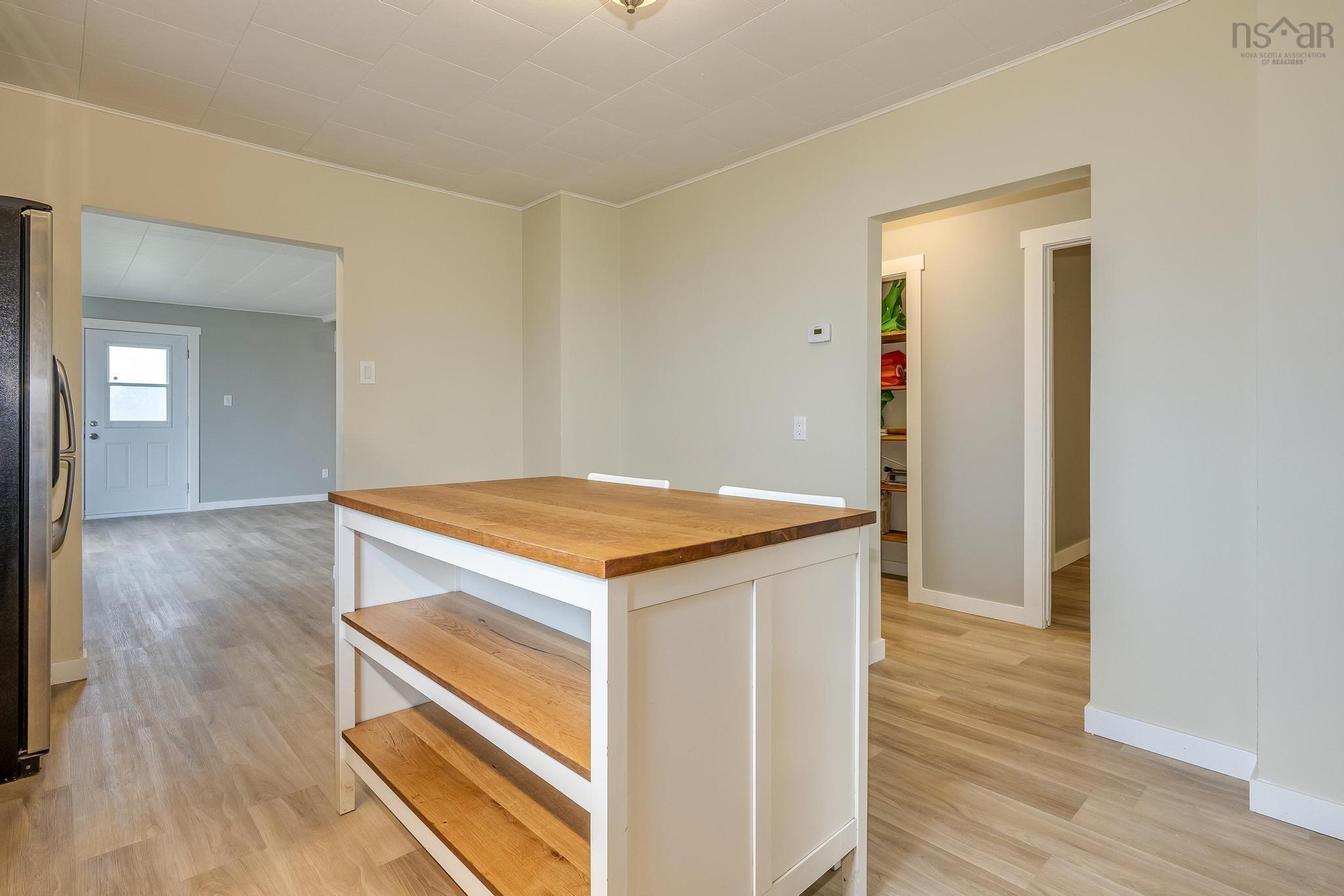 $330,000.00: 2510 West Ship Harbour Crossroads, Owls Head