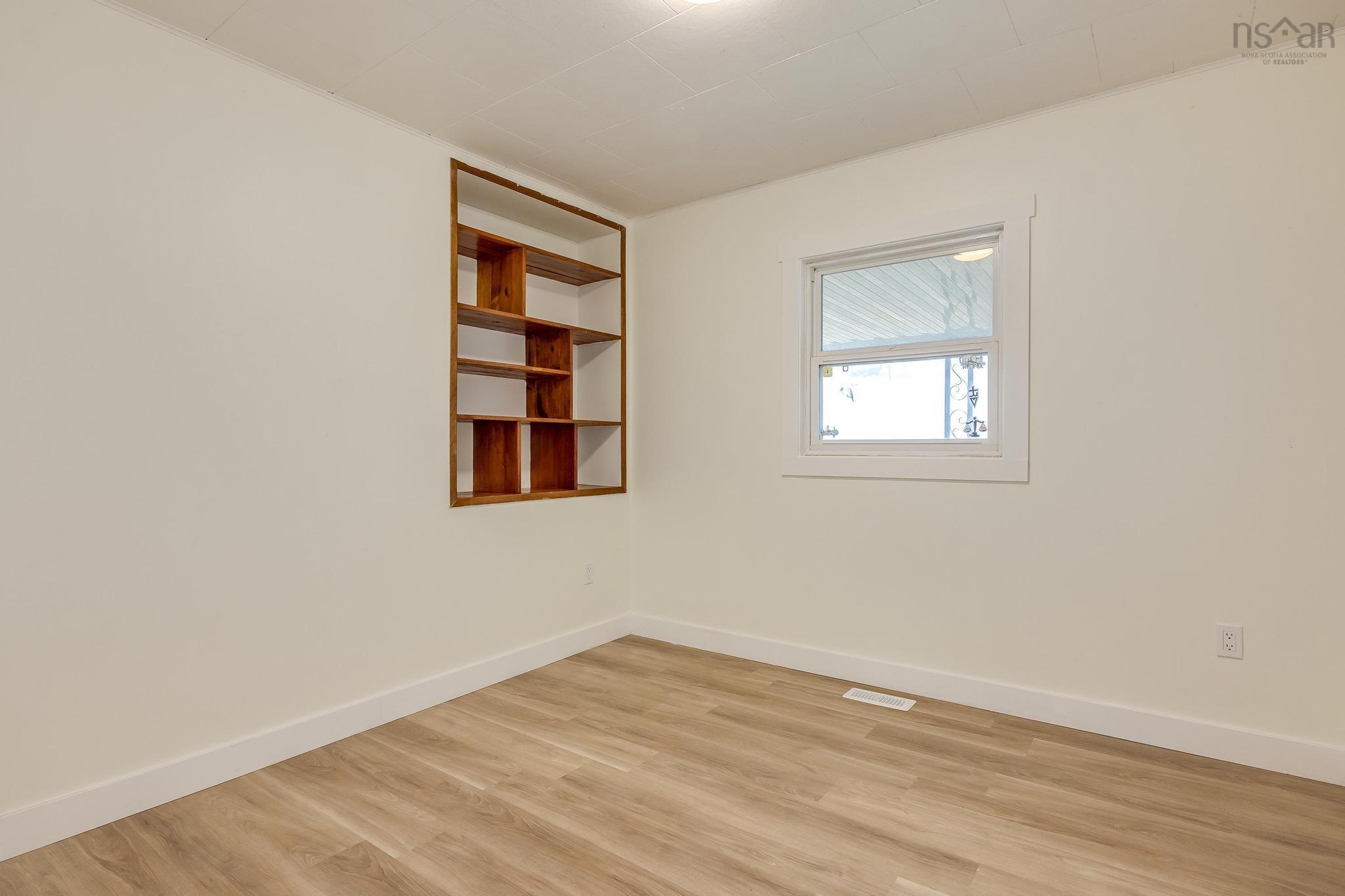 $330,000.00: 2510 West Ship Harbour Crossroads, Owls Head