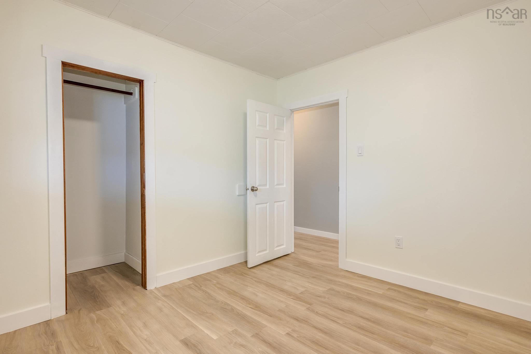 $330,000.00: 2510 West Ship Harbour Crossroads, Owls Head