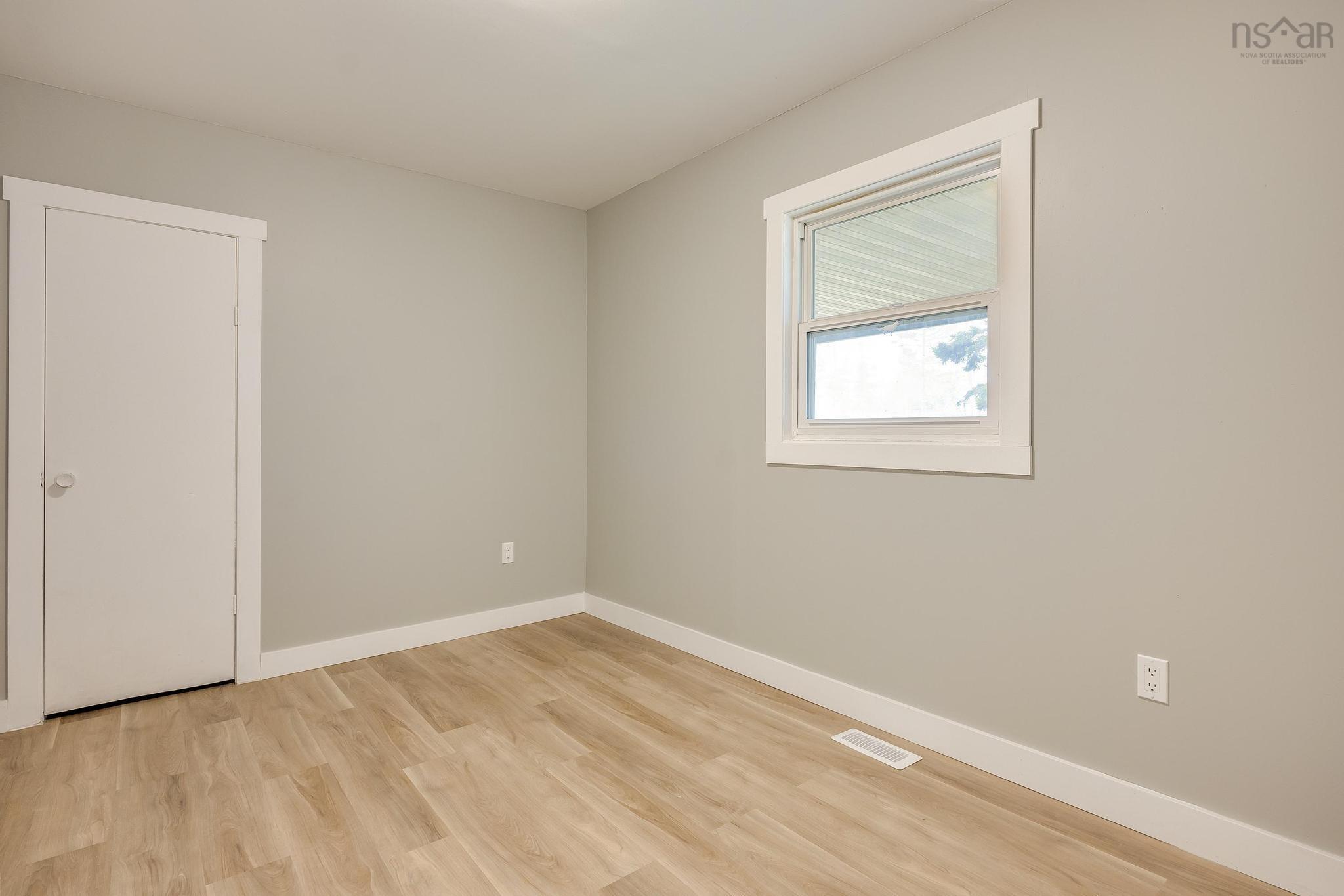 $330,000.00: 2510 West Ship Harbour Crossroads, Owls Head