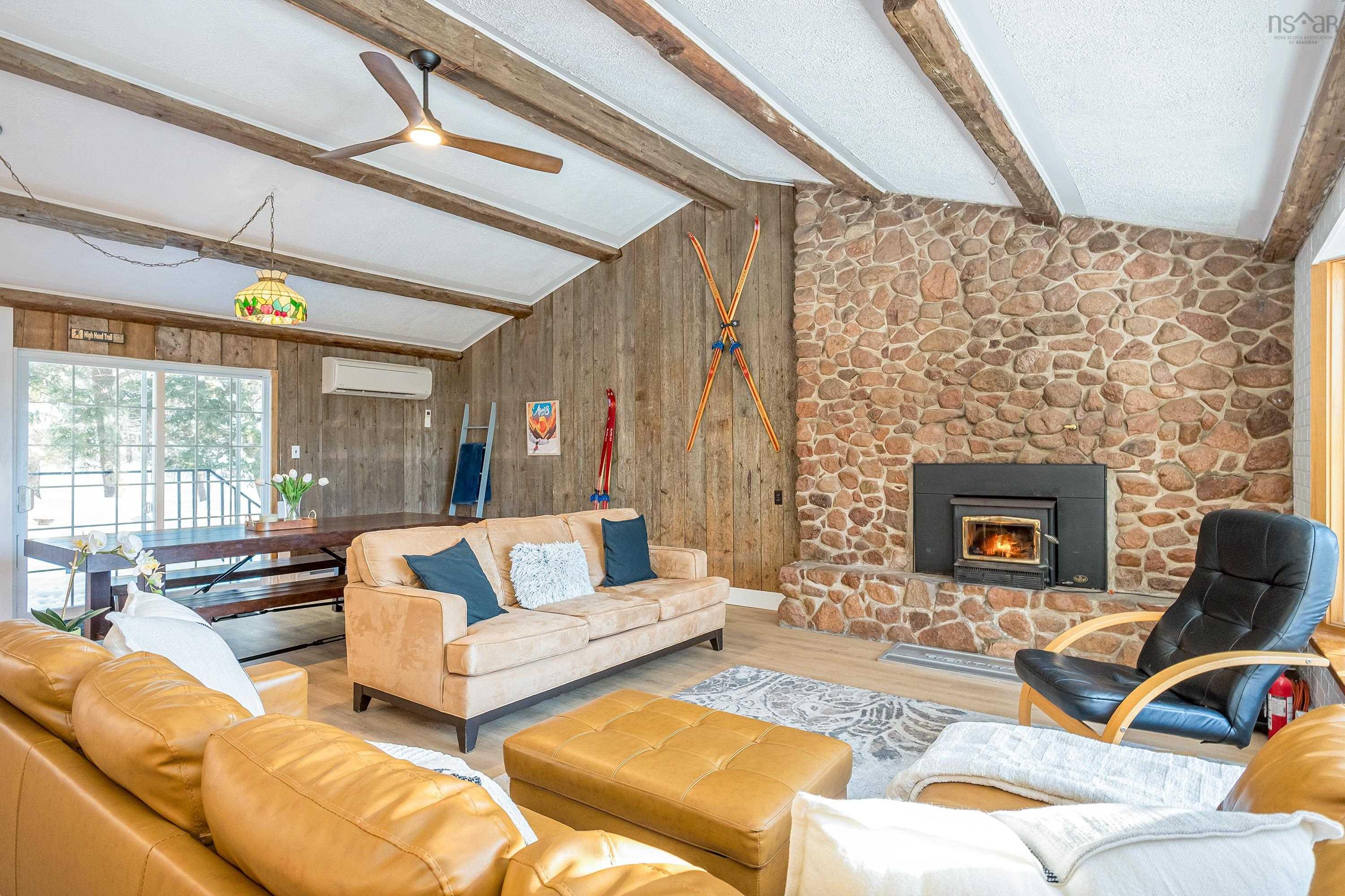 $489,900.00: 14371 Highway 4, Wentworth