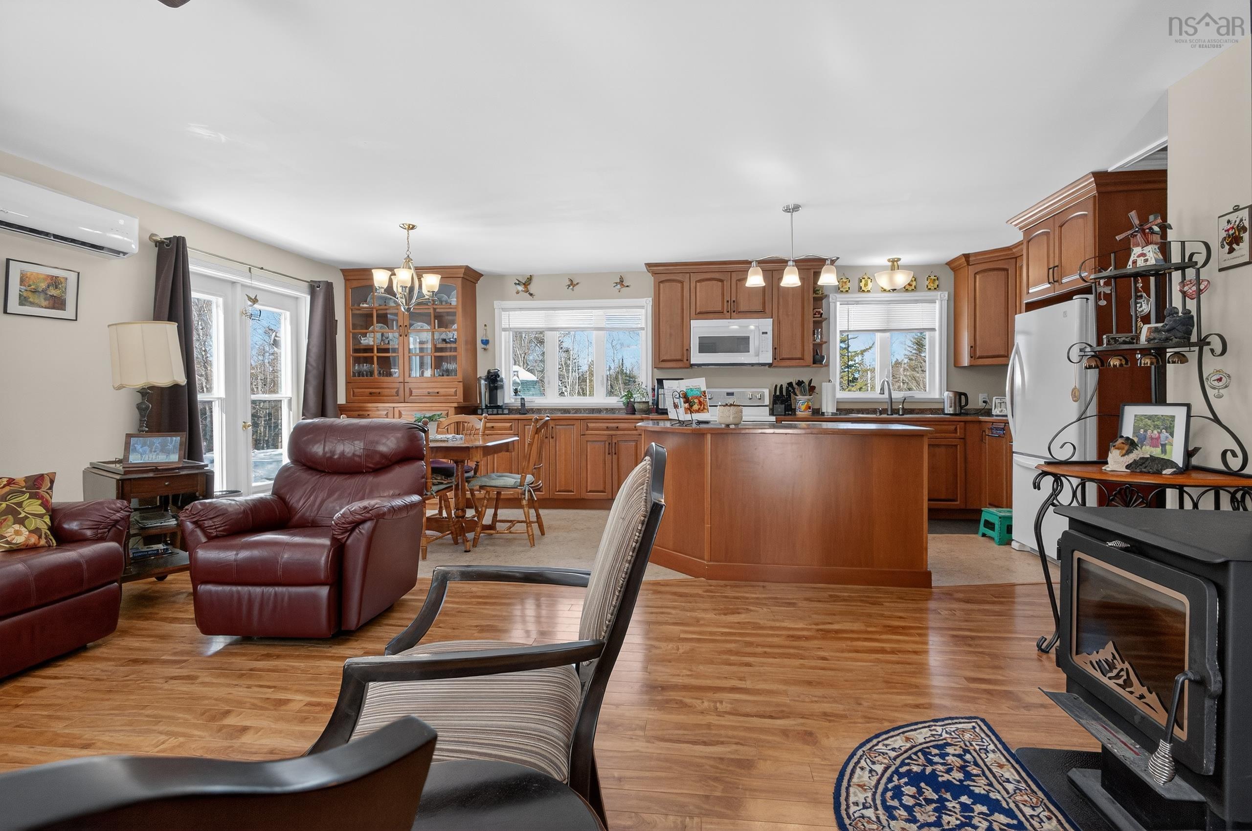 $824,900.00: 621 Wittenburg Road, Wittenburg