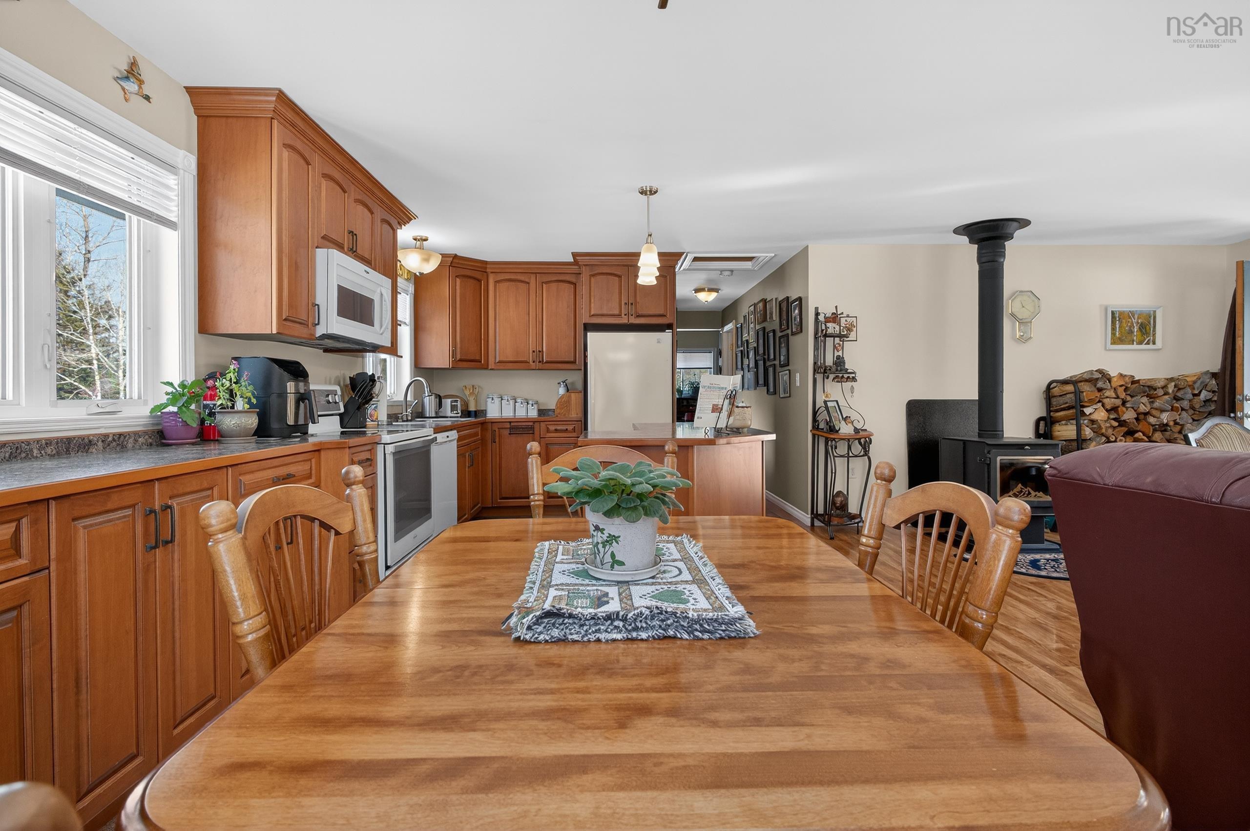 $824,900.00: 621 Wittenburg Road, Wittenburg