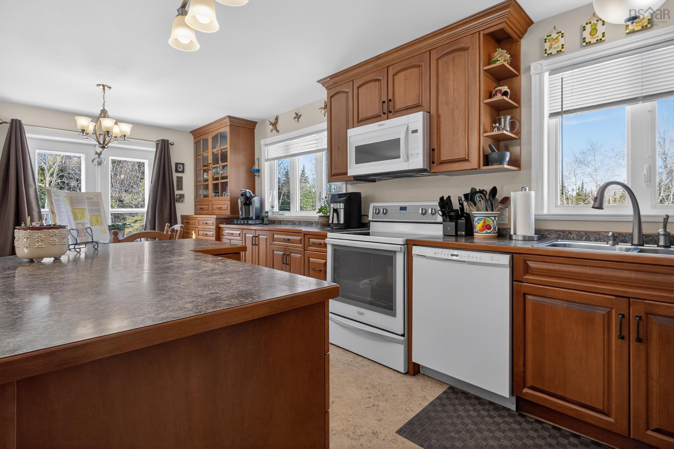 $824,900.00: 621 Wittenburg Road, Wittenburg