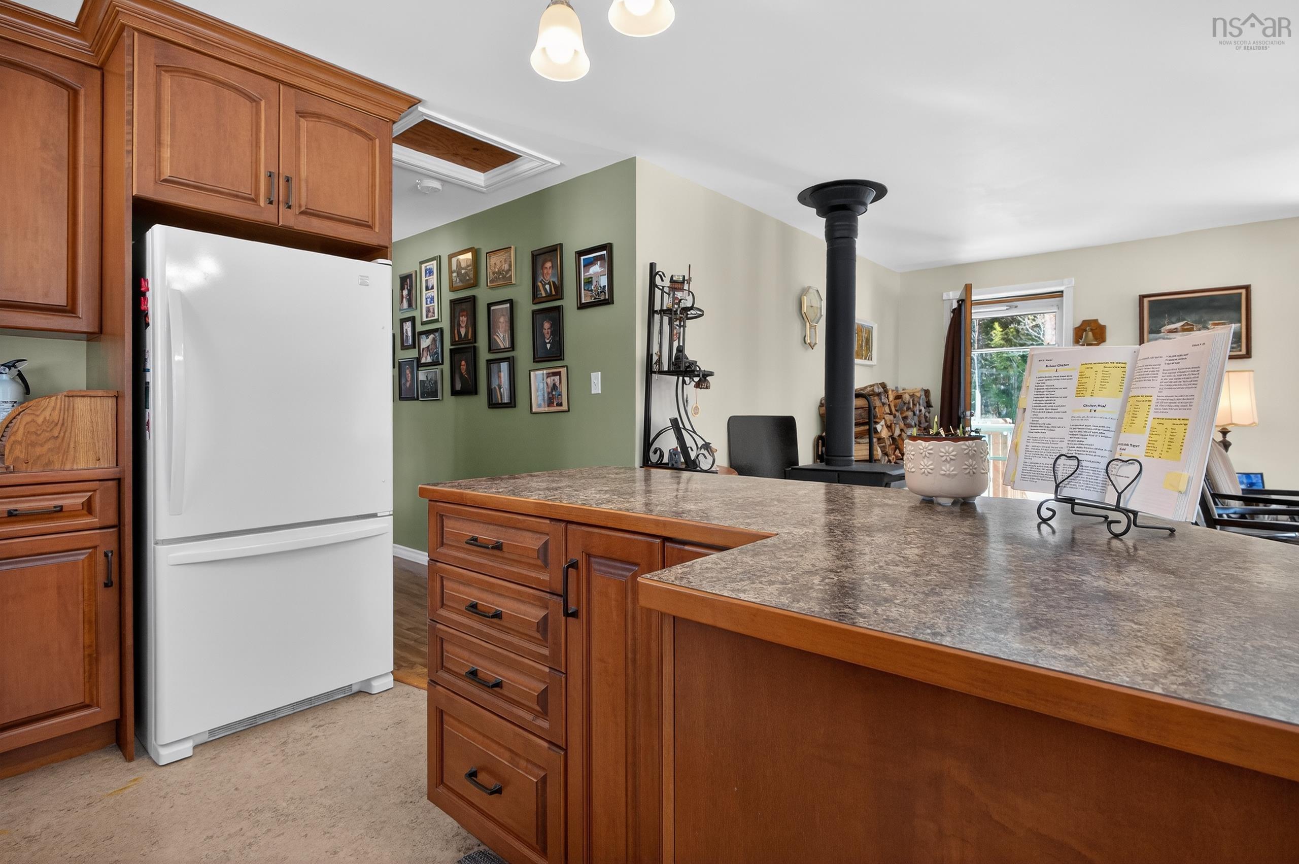 $824,900.00: 621 Wittenburg Road, Wittenburg