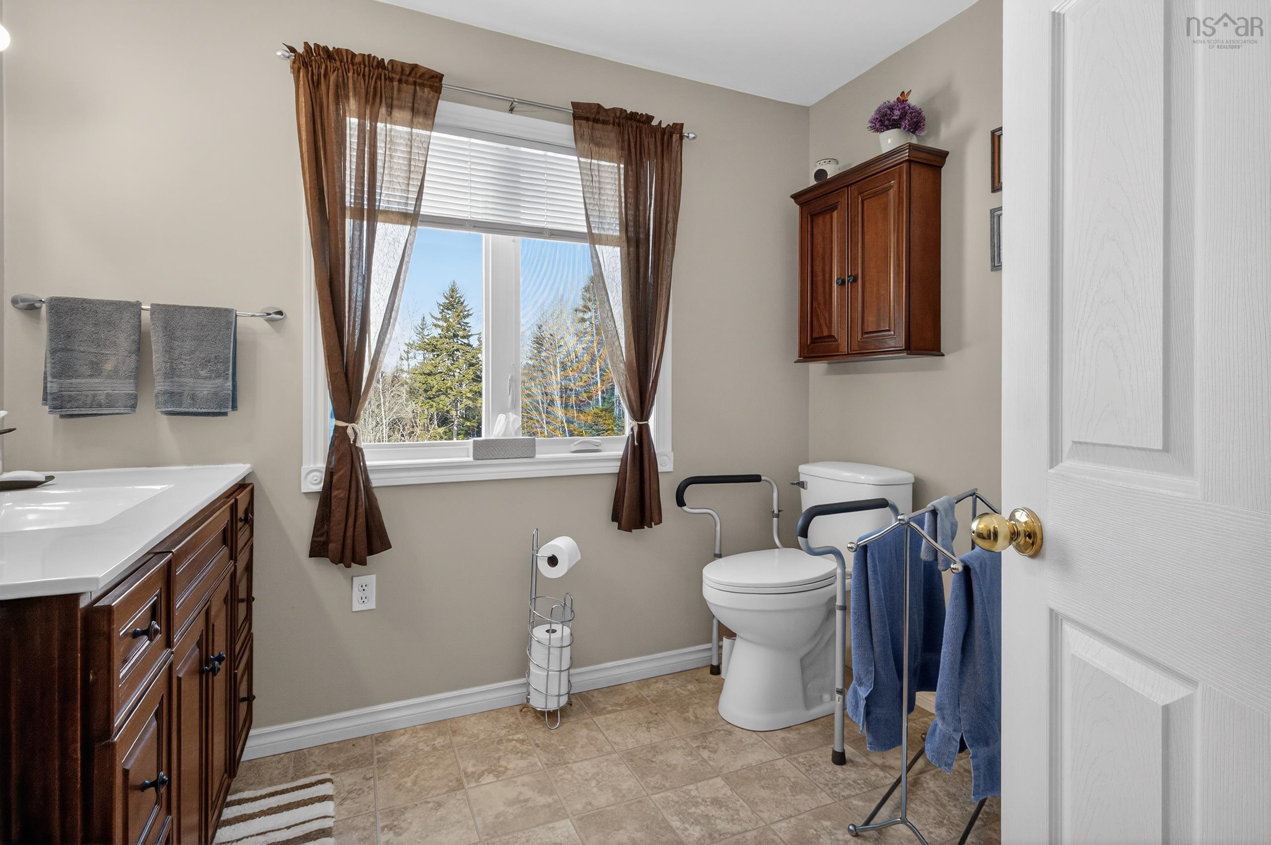 $824,900.00: 621 Wittenburg Road, Wittenburg