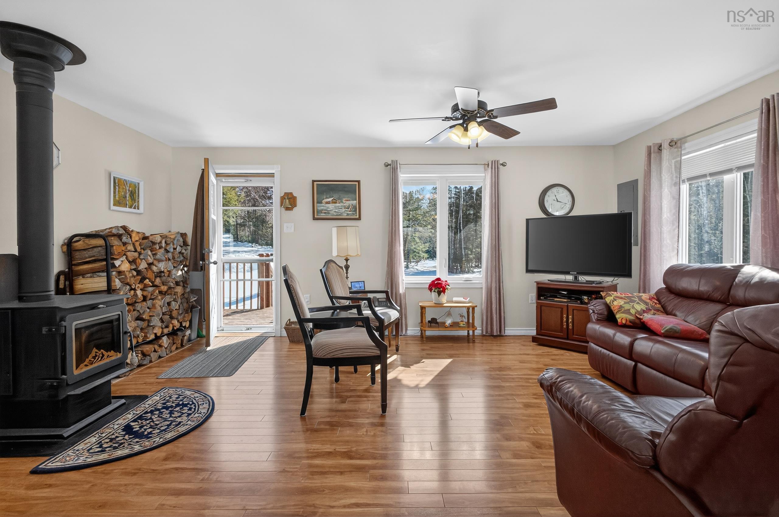 $824,900.00: 621 Wittenburg Road, Wittenburg