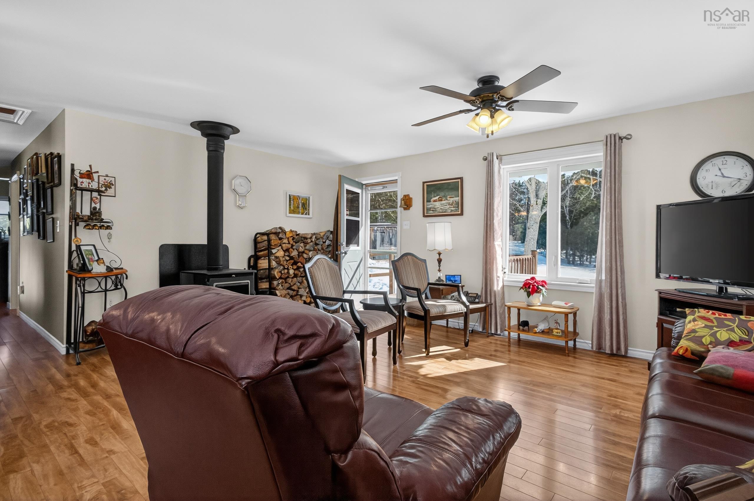 $824,900.00: 621 Wittenburg Road, Wittenburg