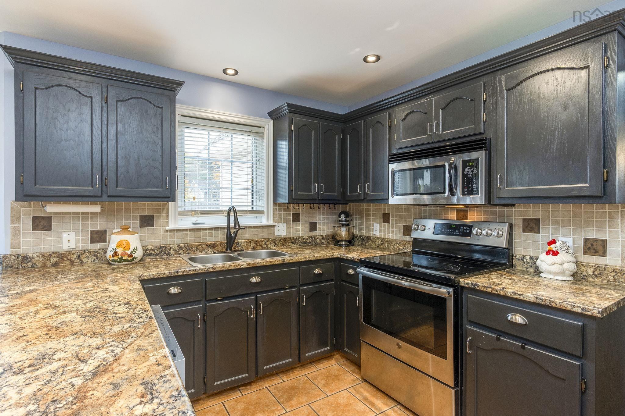 $509,000.00: 550 Heather Crescent, Kingston